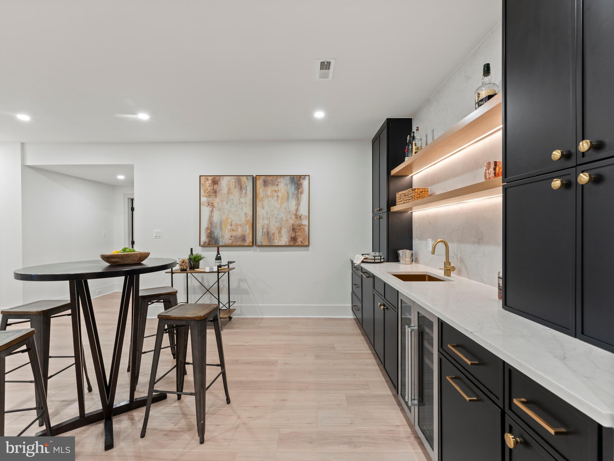 VIENNA WOODS - Residential