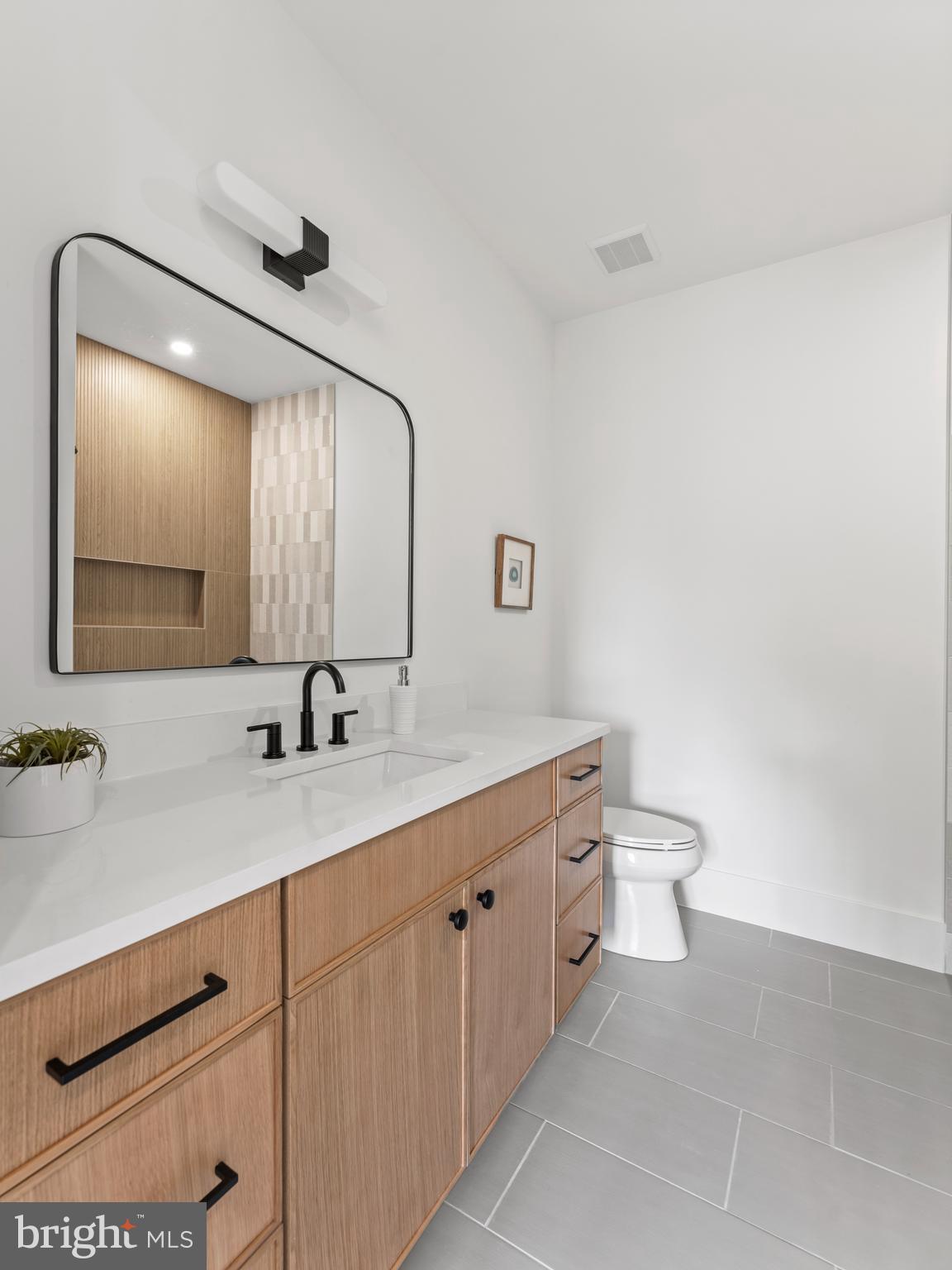 VIENNA WOODS - Residential