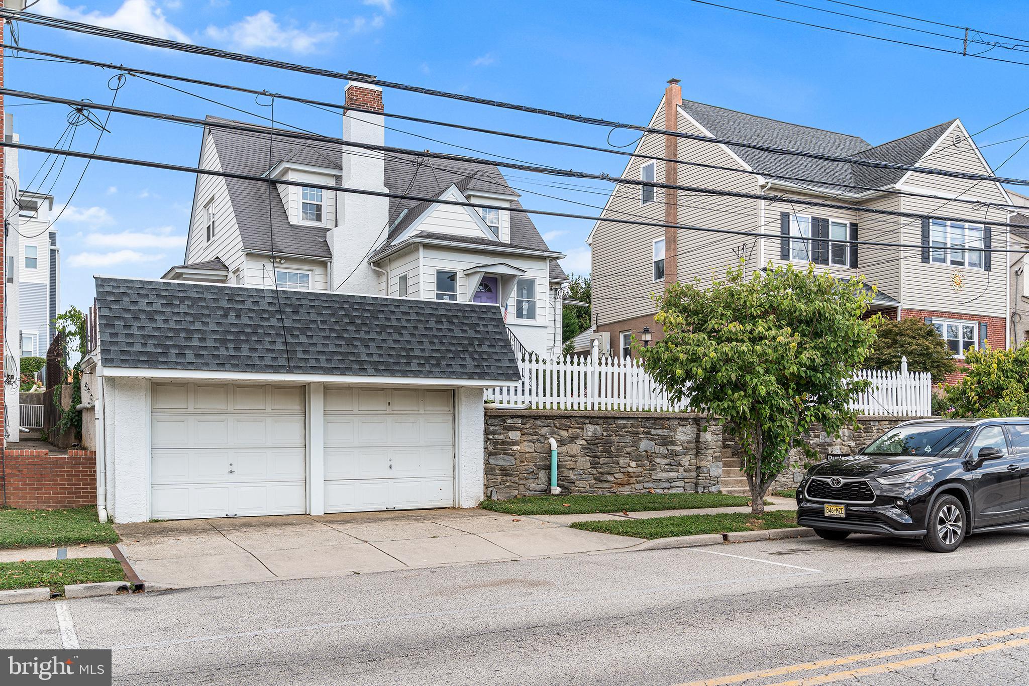 338 W 6TH AVENUE