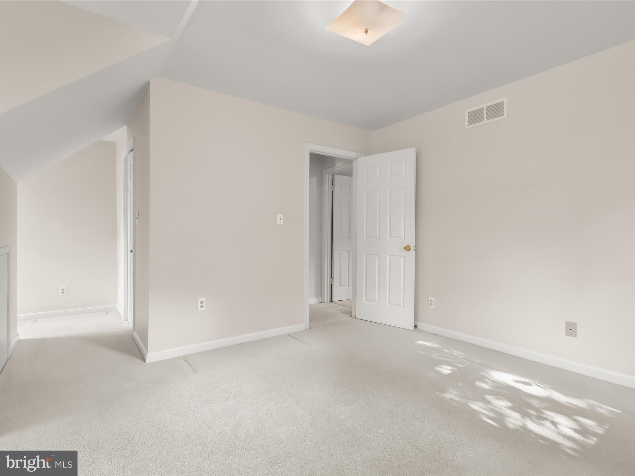 CARRIAGE HILLS - Residential