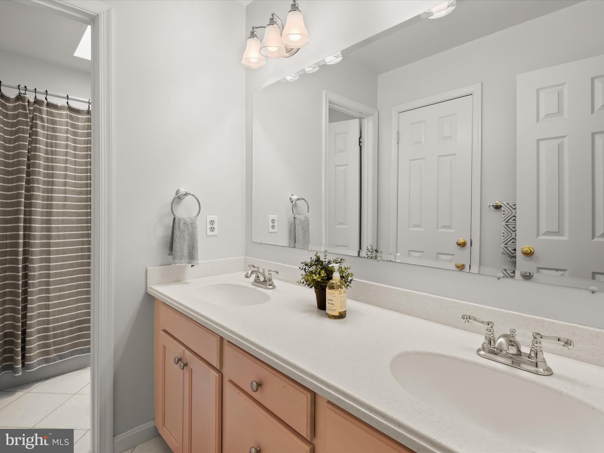 CARRIAGE HILLS - Residential