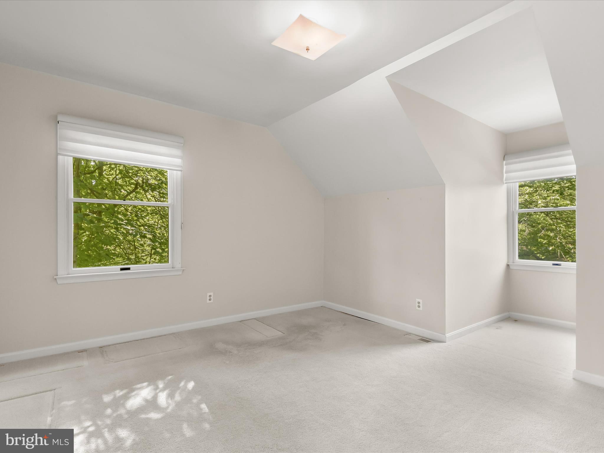 CARRIAGE HILLS - Residential