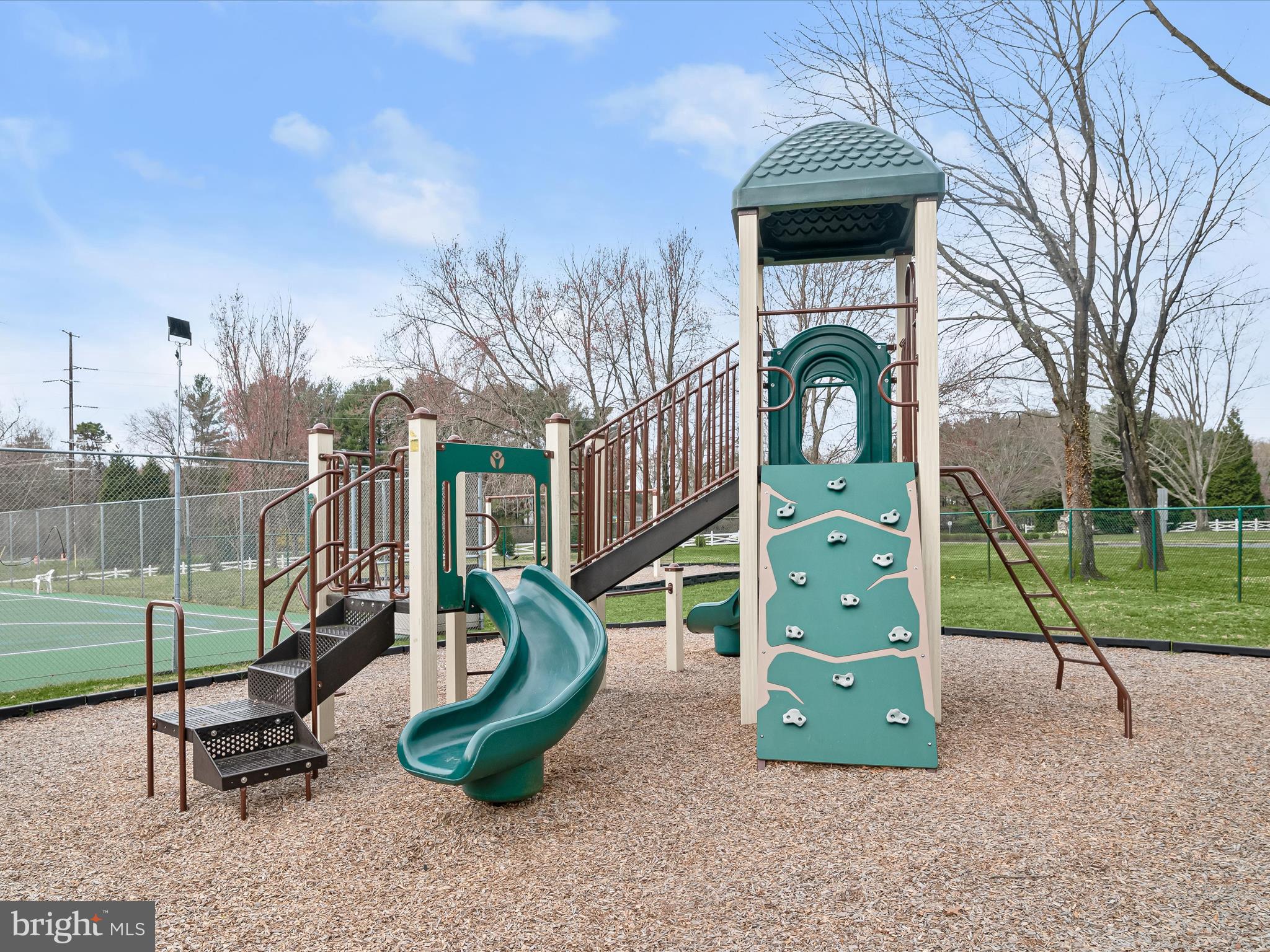 CARRIAGE HILLS - Residential