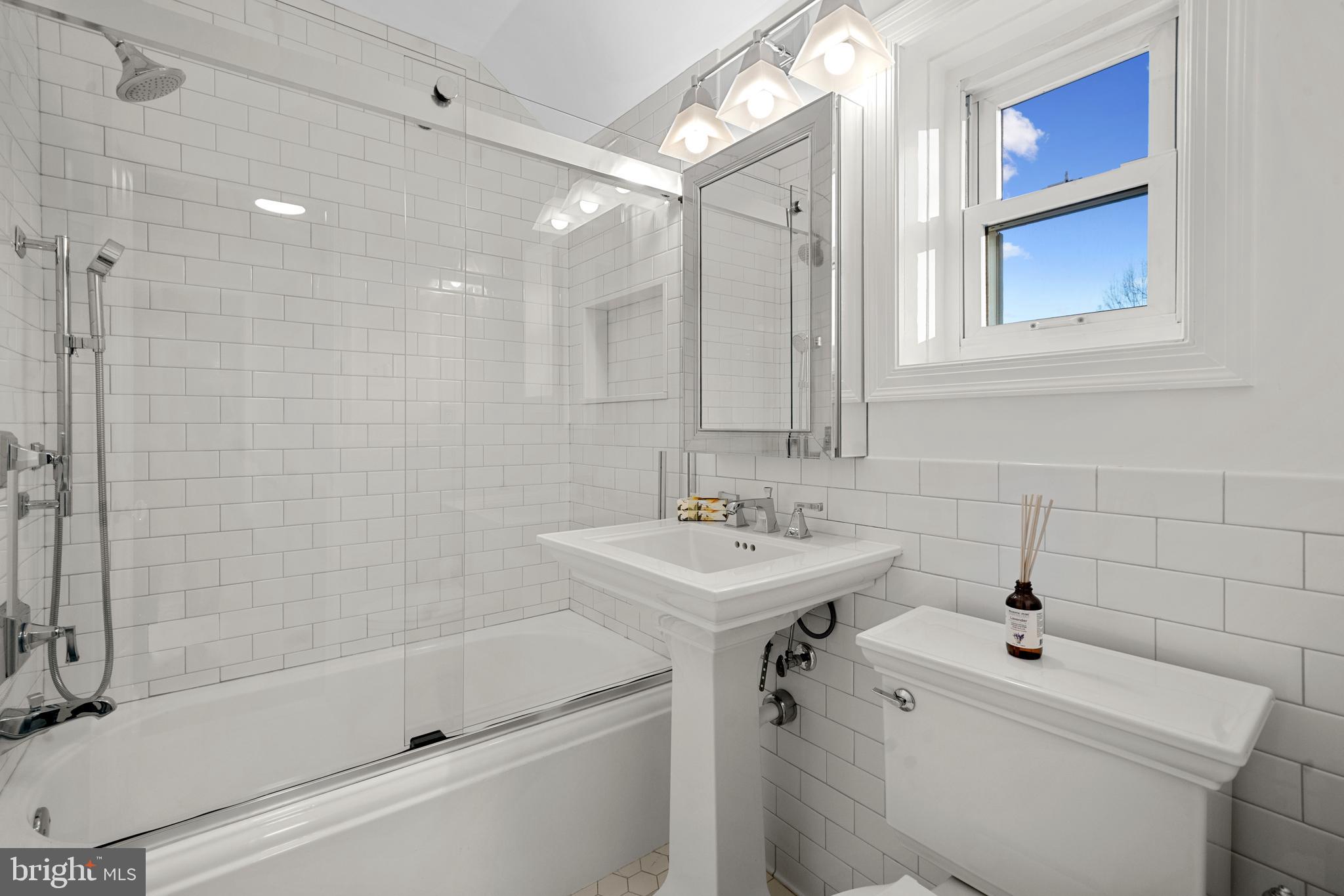 ARLINGTON FOREST - Residential