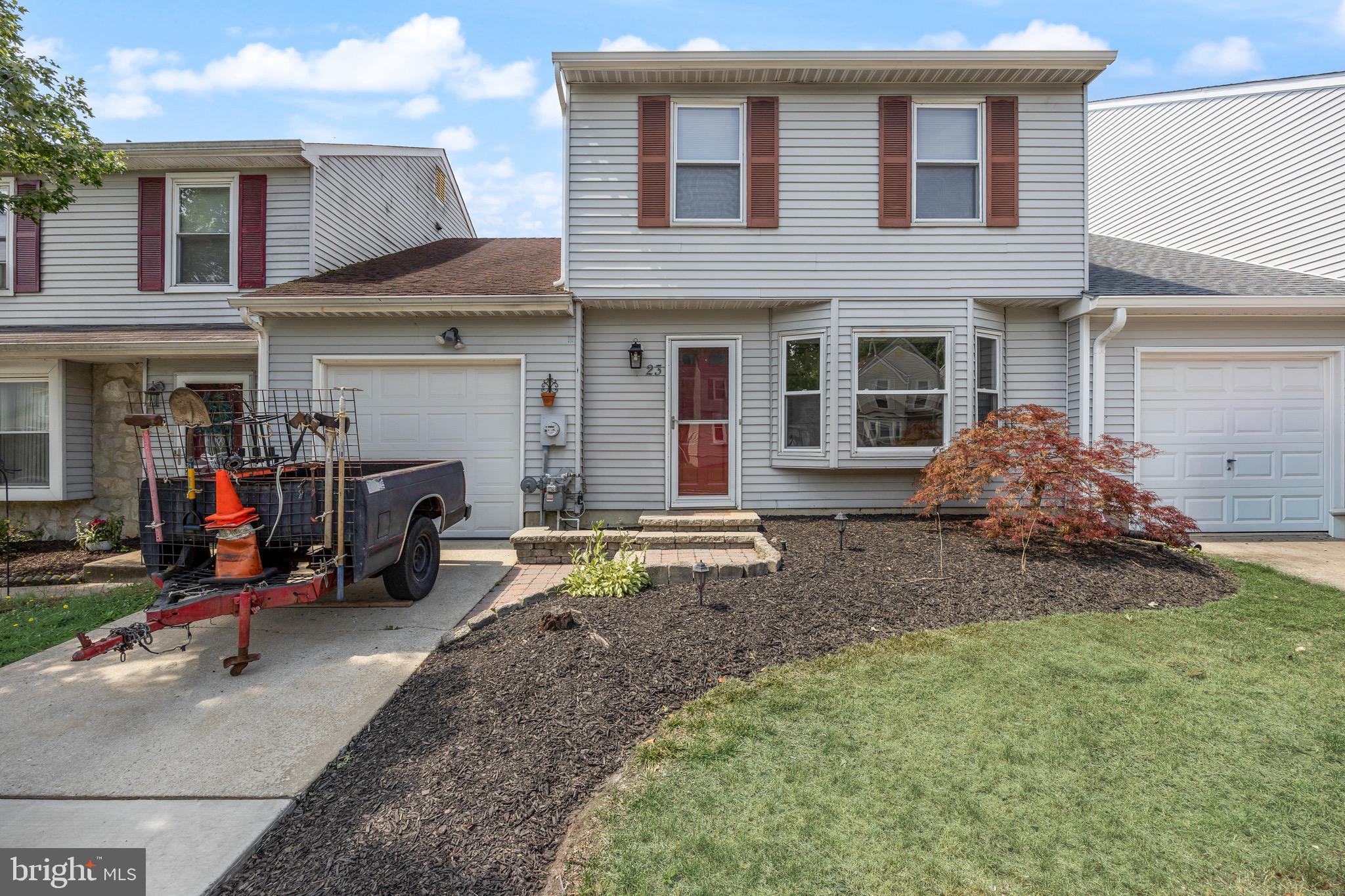 23 BLUE JAY DRIVE