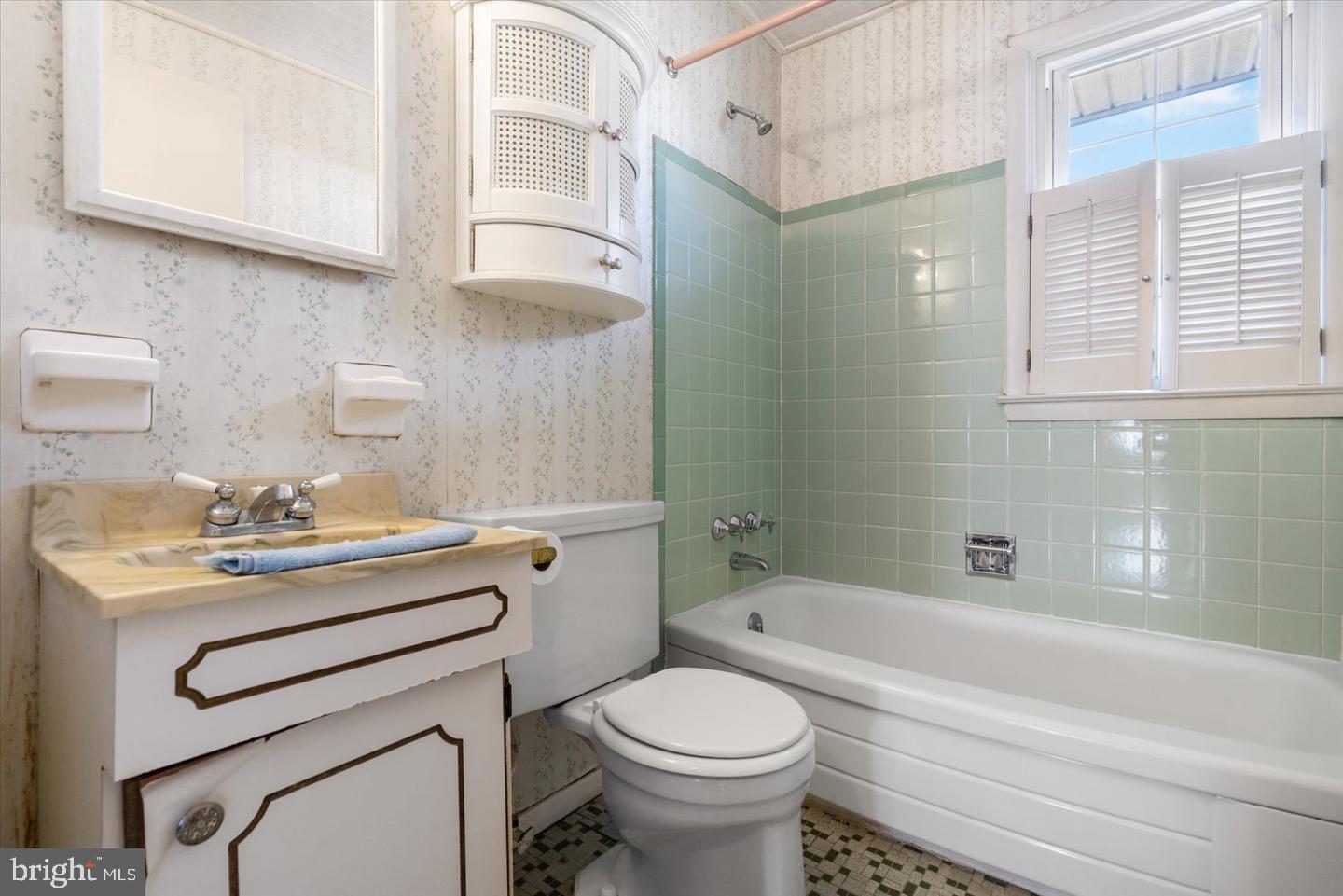 ORCHARD HILLS - Residential Lease