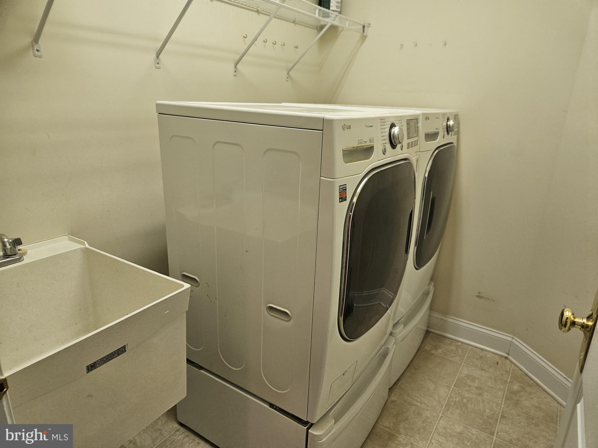 DOMINION VALLEY COUNTRY CLUB - Residential Lease