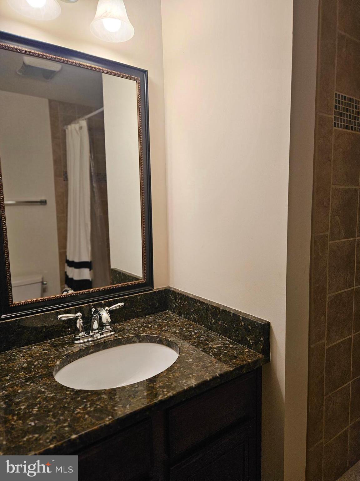 DOMINION VALLEY COUNTRY CLUB - Residential Lease