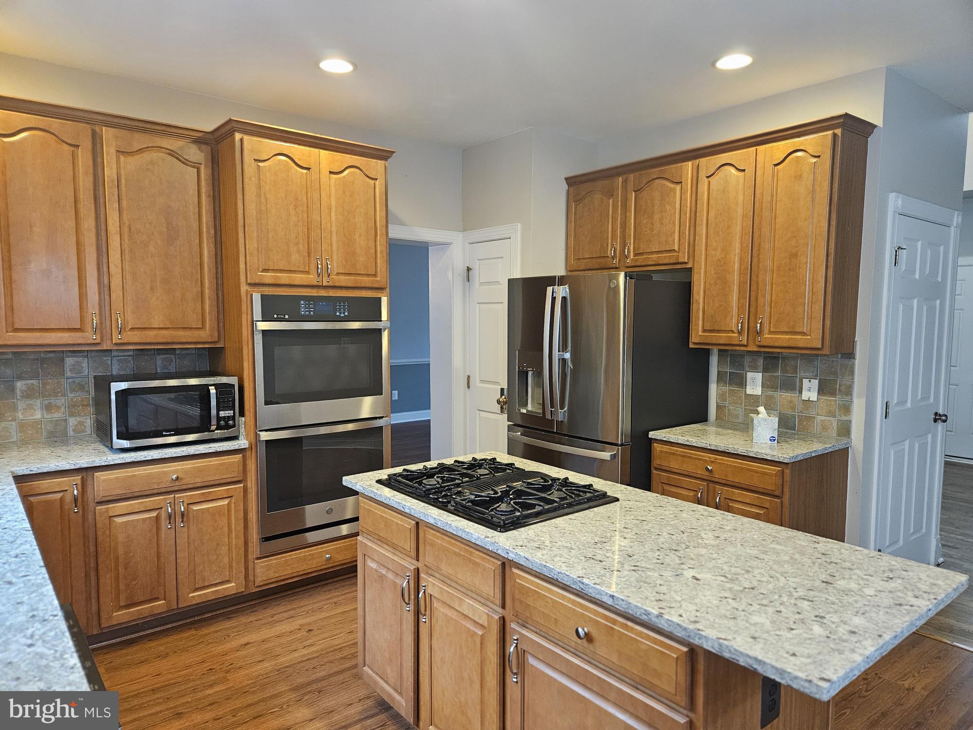 DOMINION VALLEY COUNTRY CLUB - Residential Lease