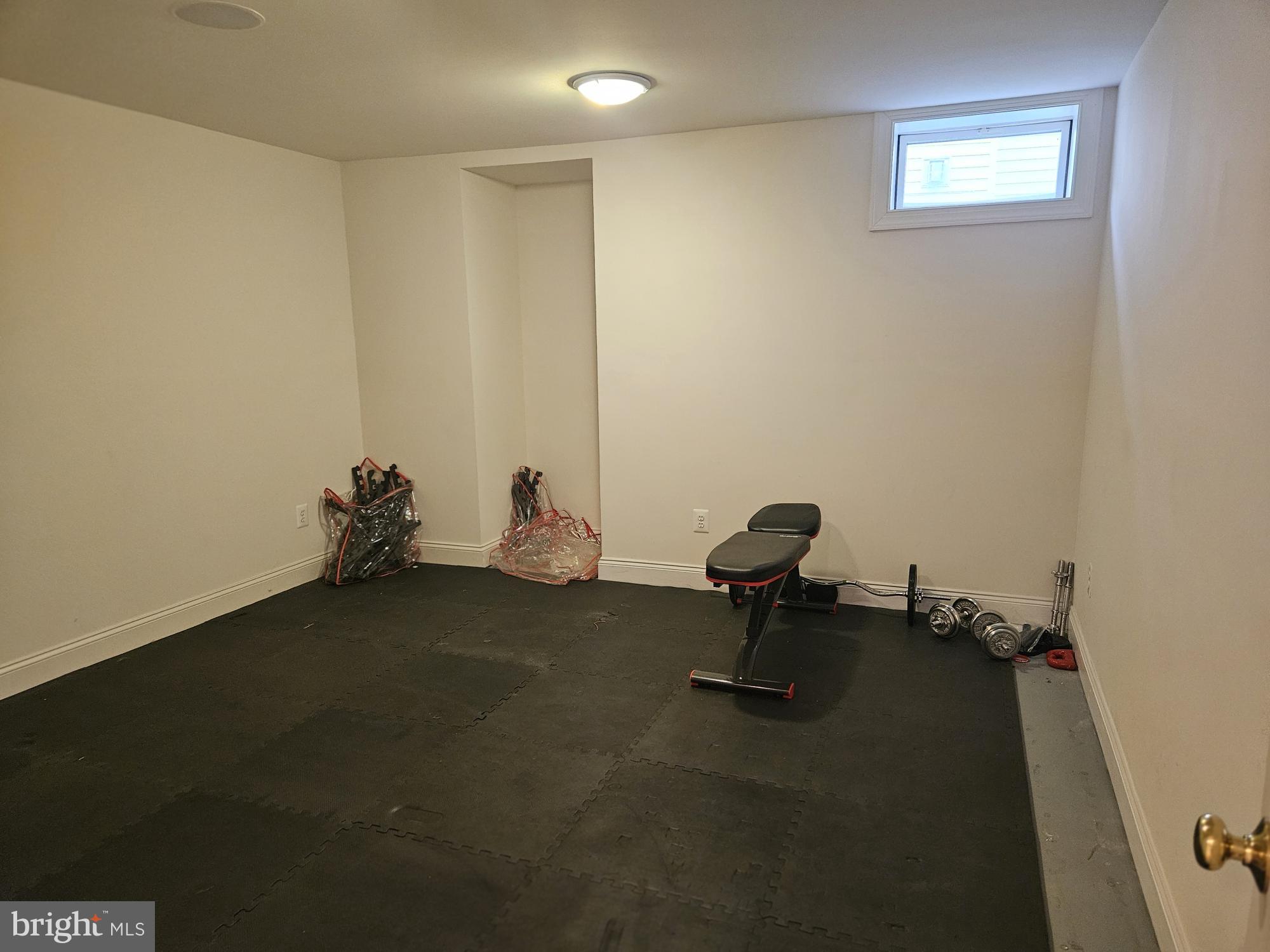 DOMINION VALLEY COUNTRY CLUB - Residential Lease