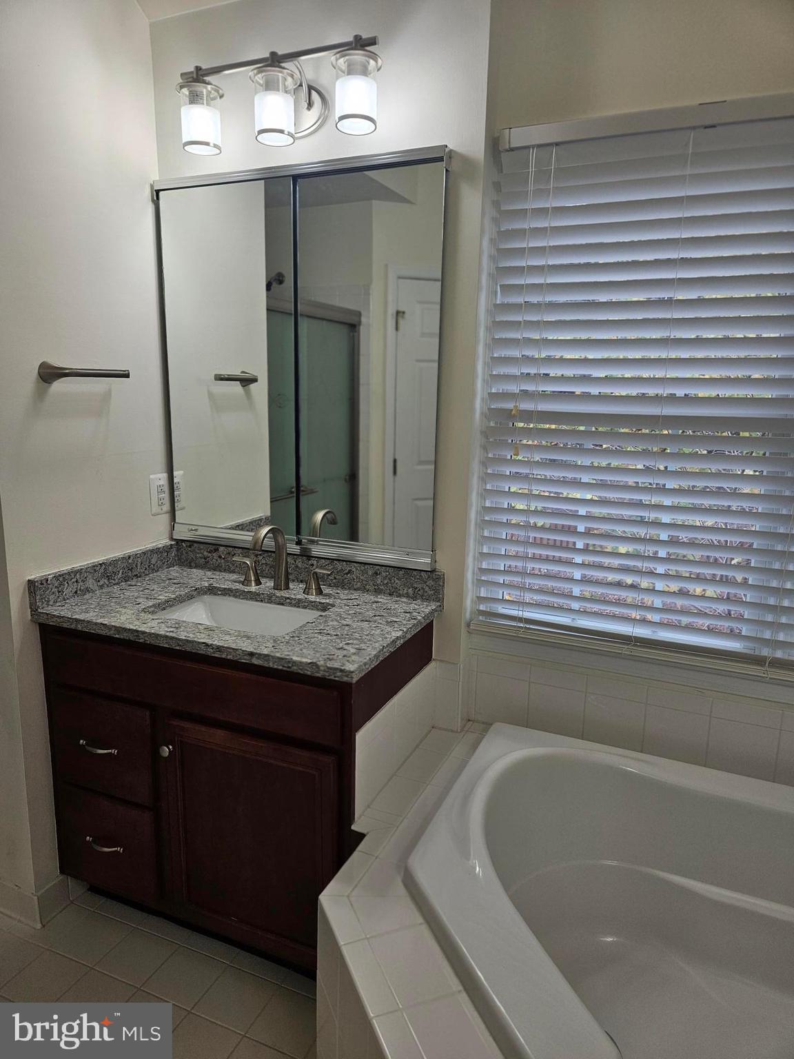 DOMINION VALLEY COUNTRY CLUB - Residential Lease