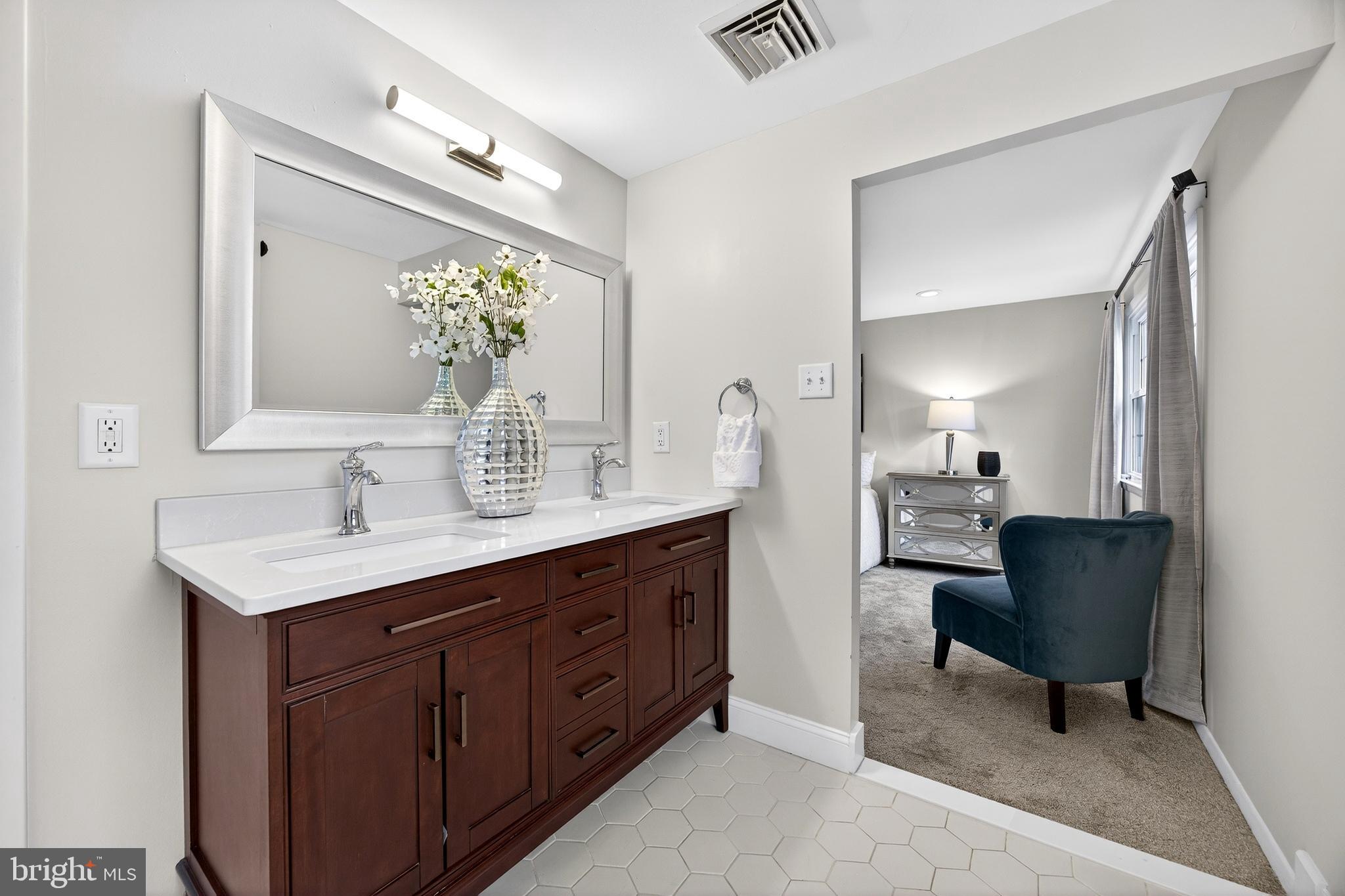 VALLEYWOOD - Residential