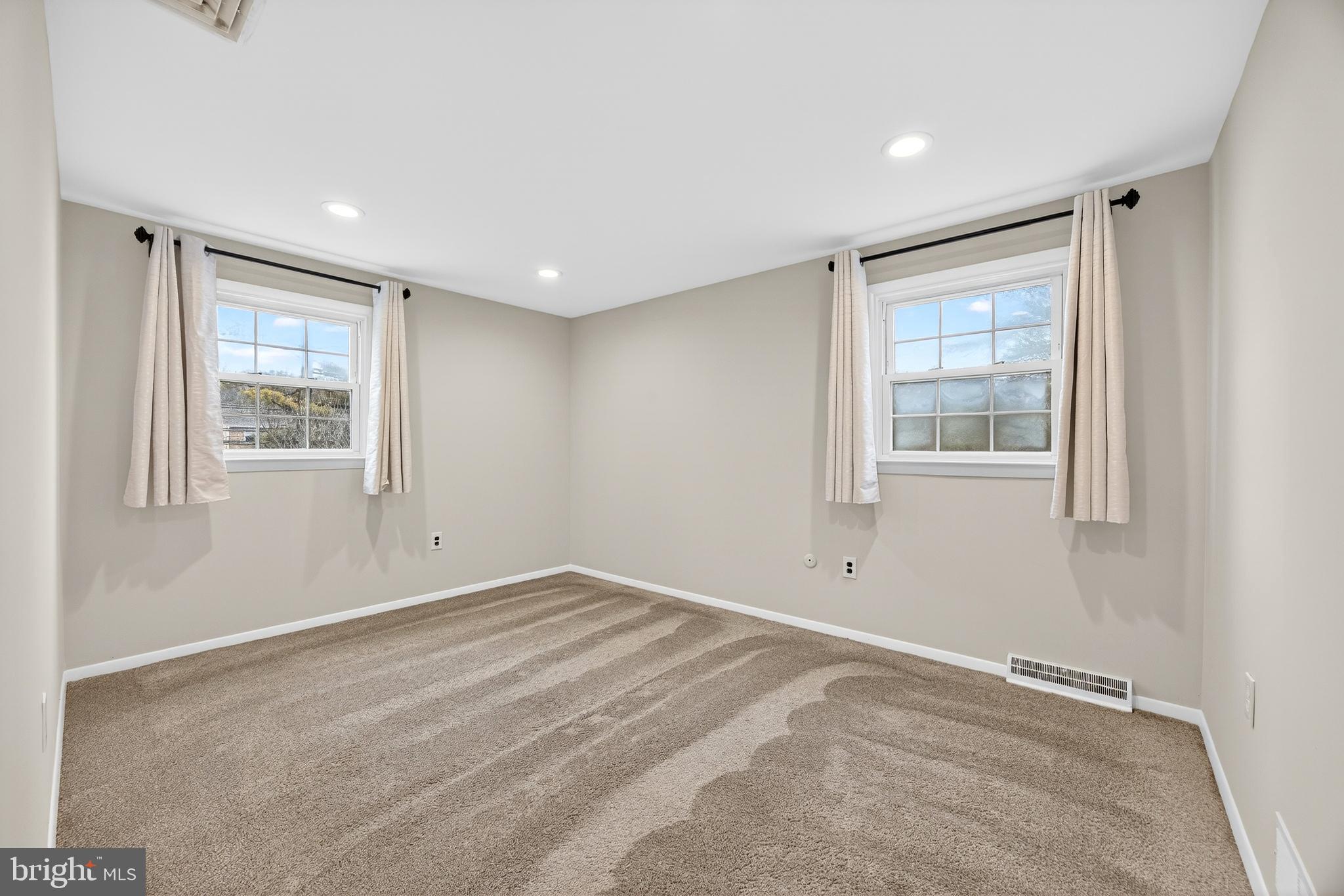 VALLEYWOOD - Residential