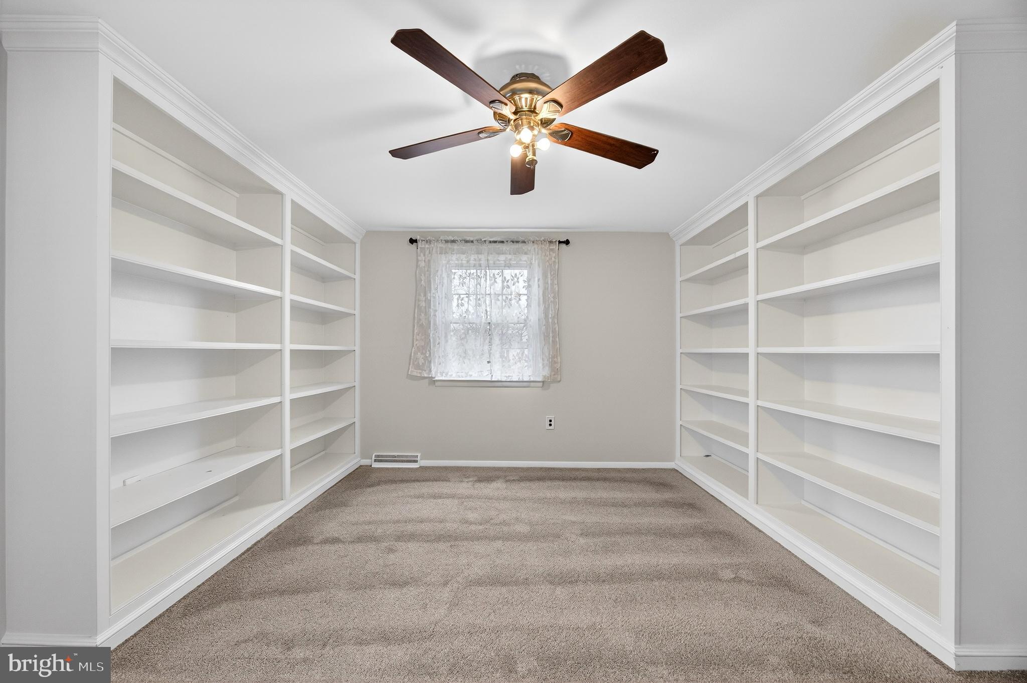 VALLEYWOOD - Residential