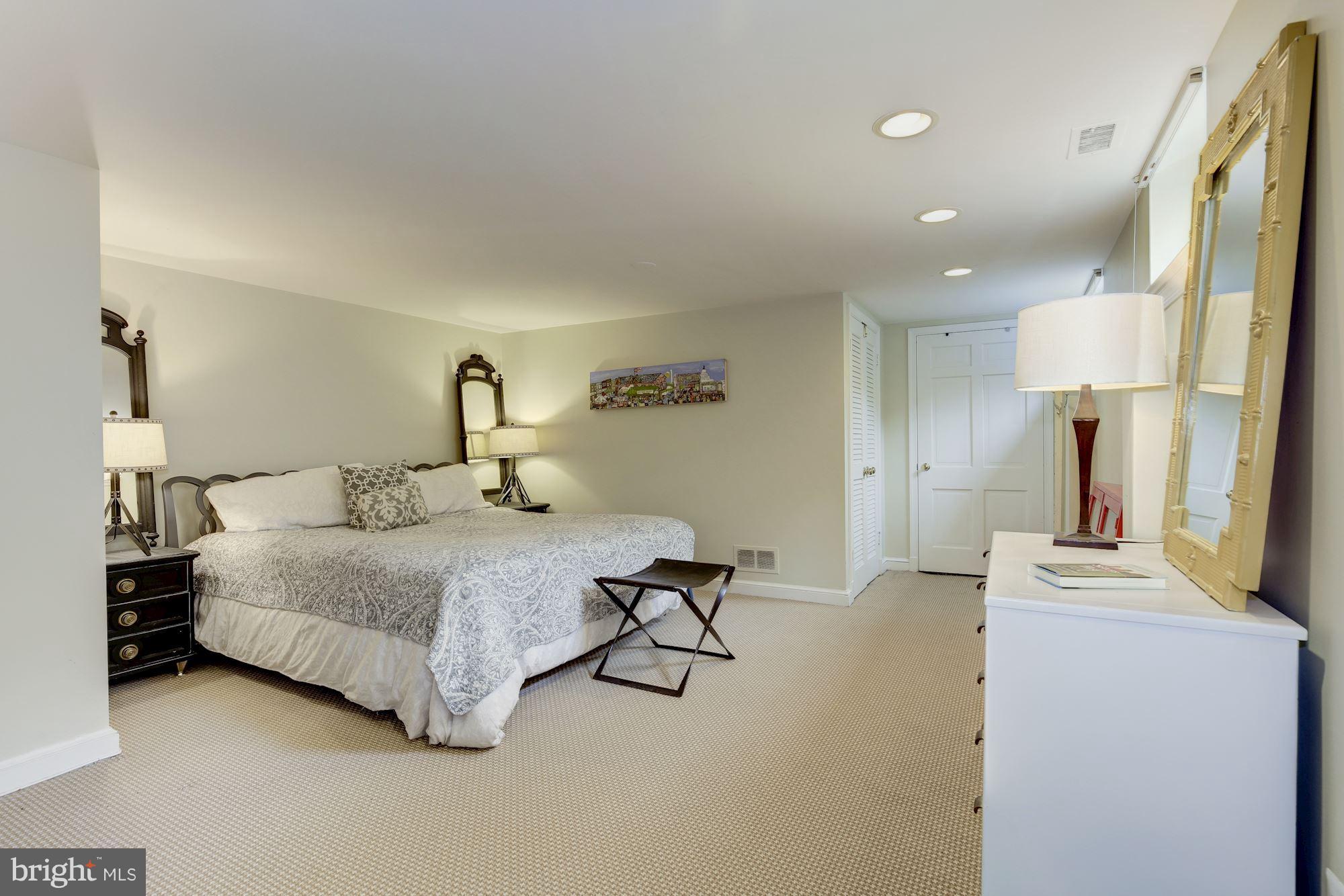 SMITHFIELD - Residential