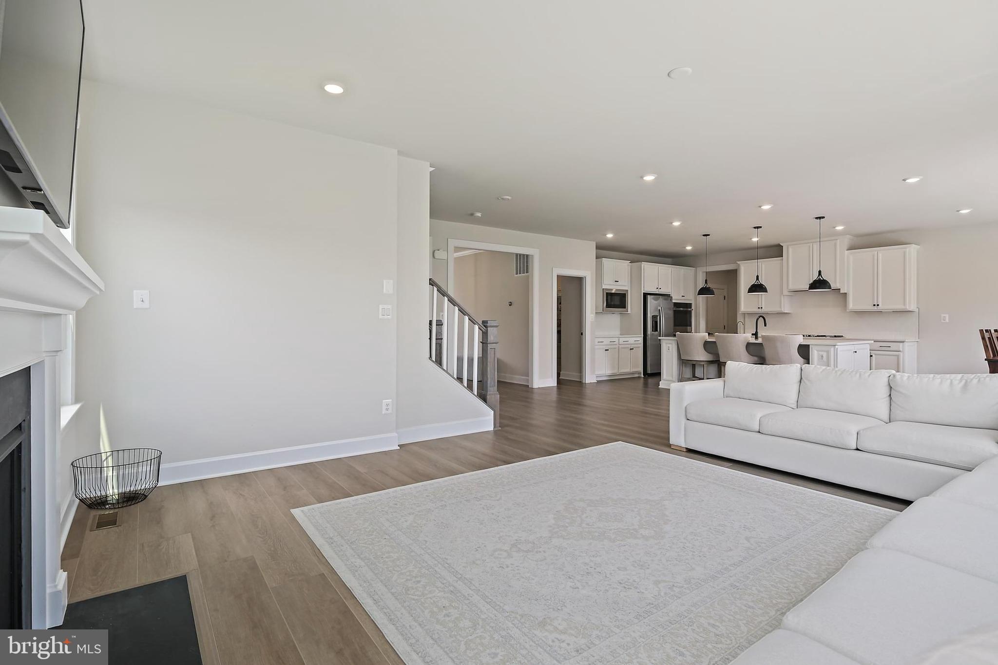 VIRGINIA CROSSING - Residential