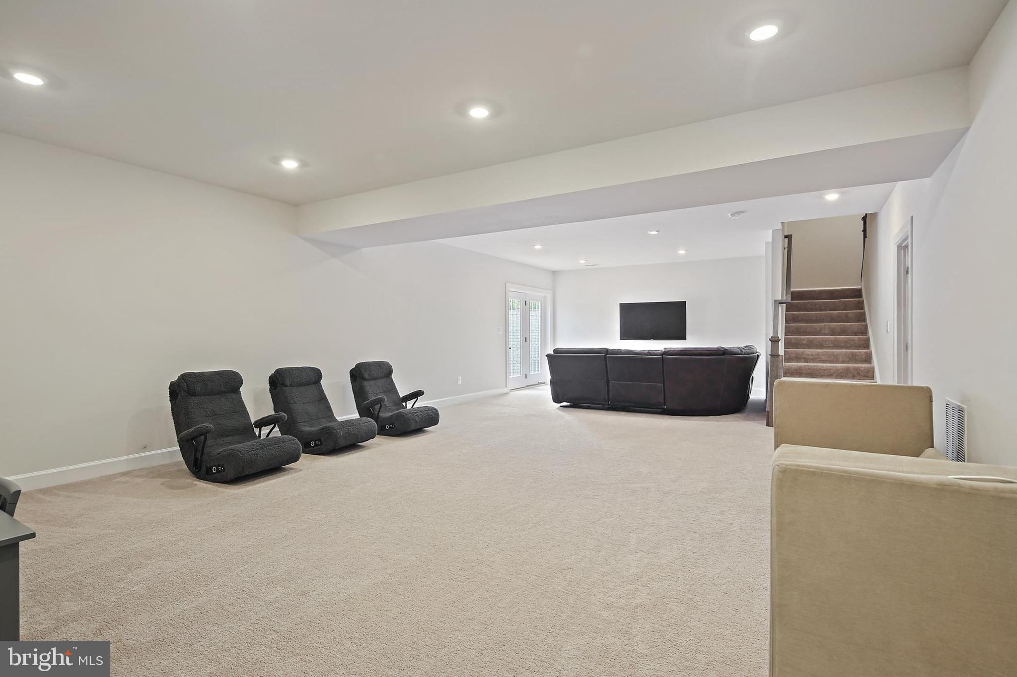 VIRGINIA CROSSING - Residential