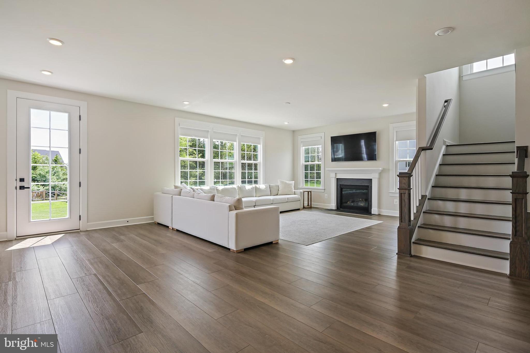 VIRGINIA CROSSING - Residential