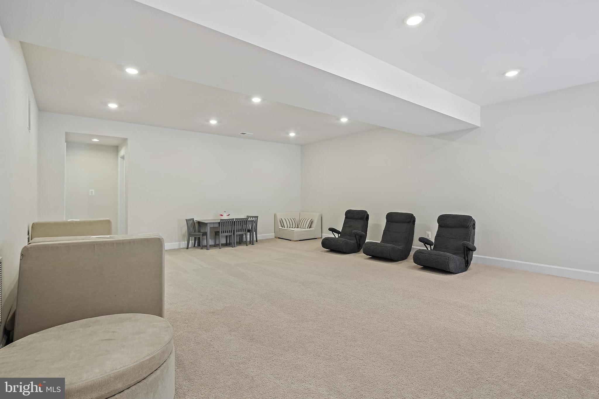 VIRGINIA CROSSING - Residential