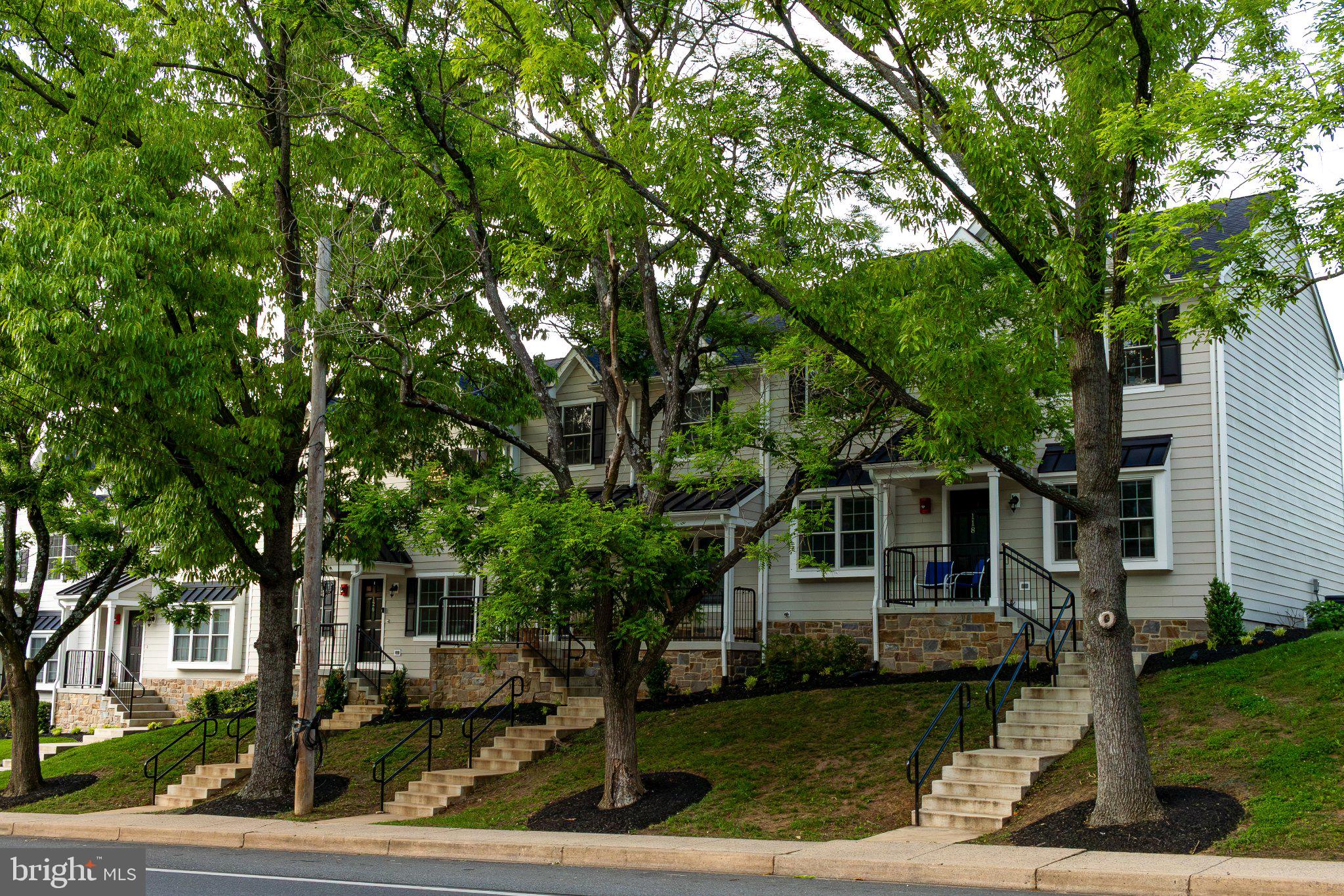 118 NEW LONDON ROAD