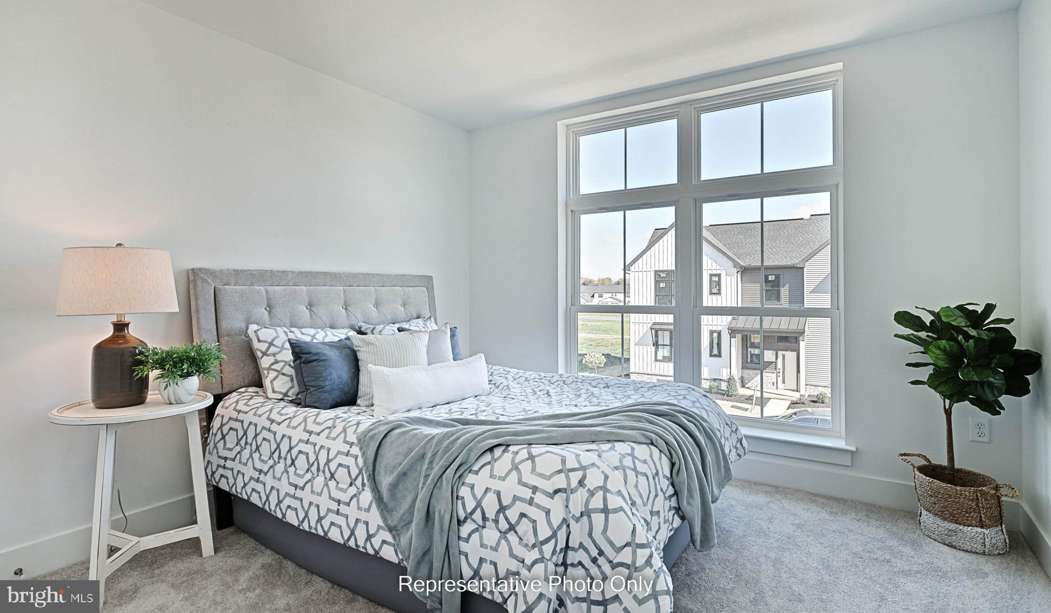 MADISON COURT - Residential