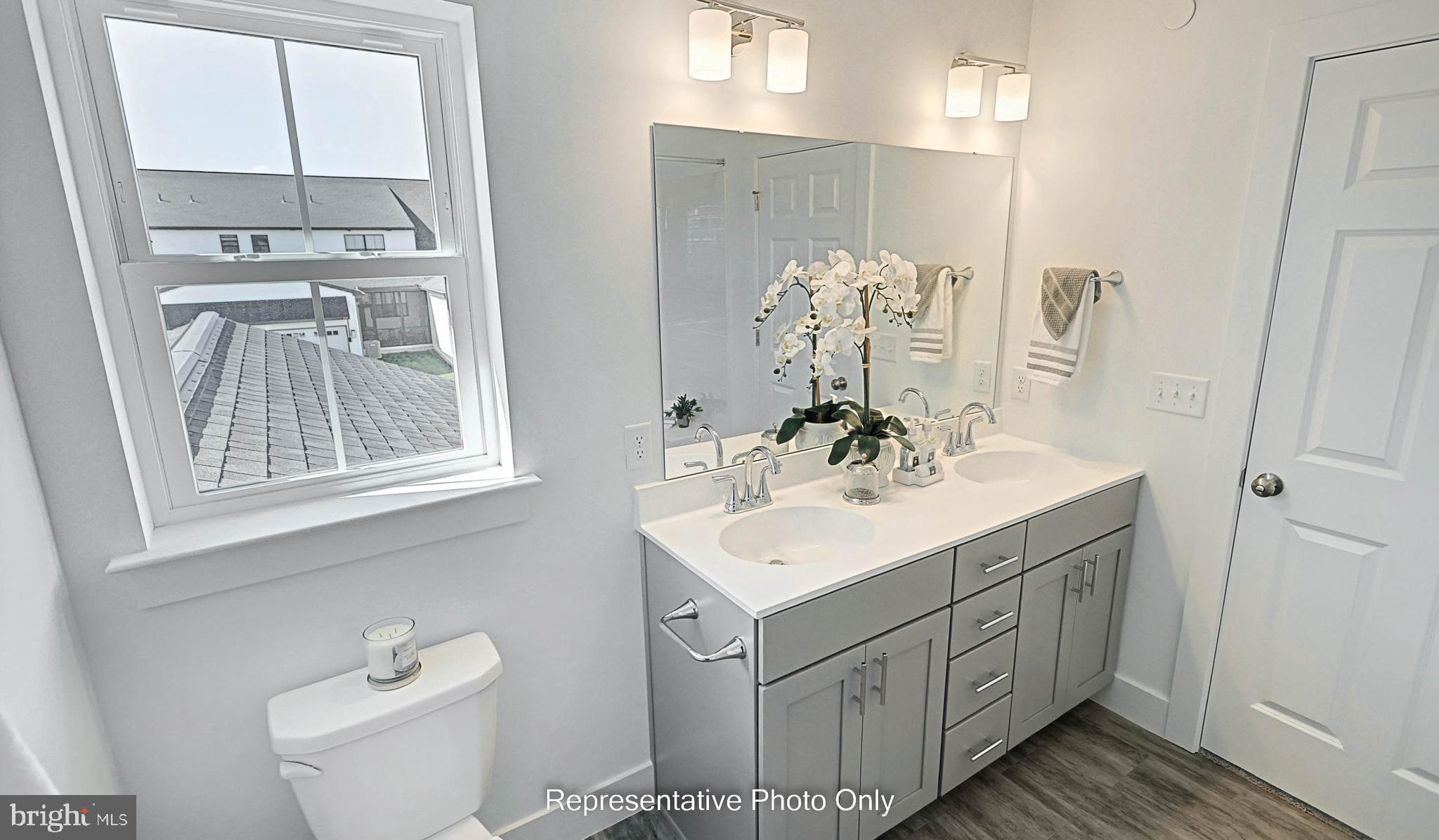 MADISON COURT - Residential