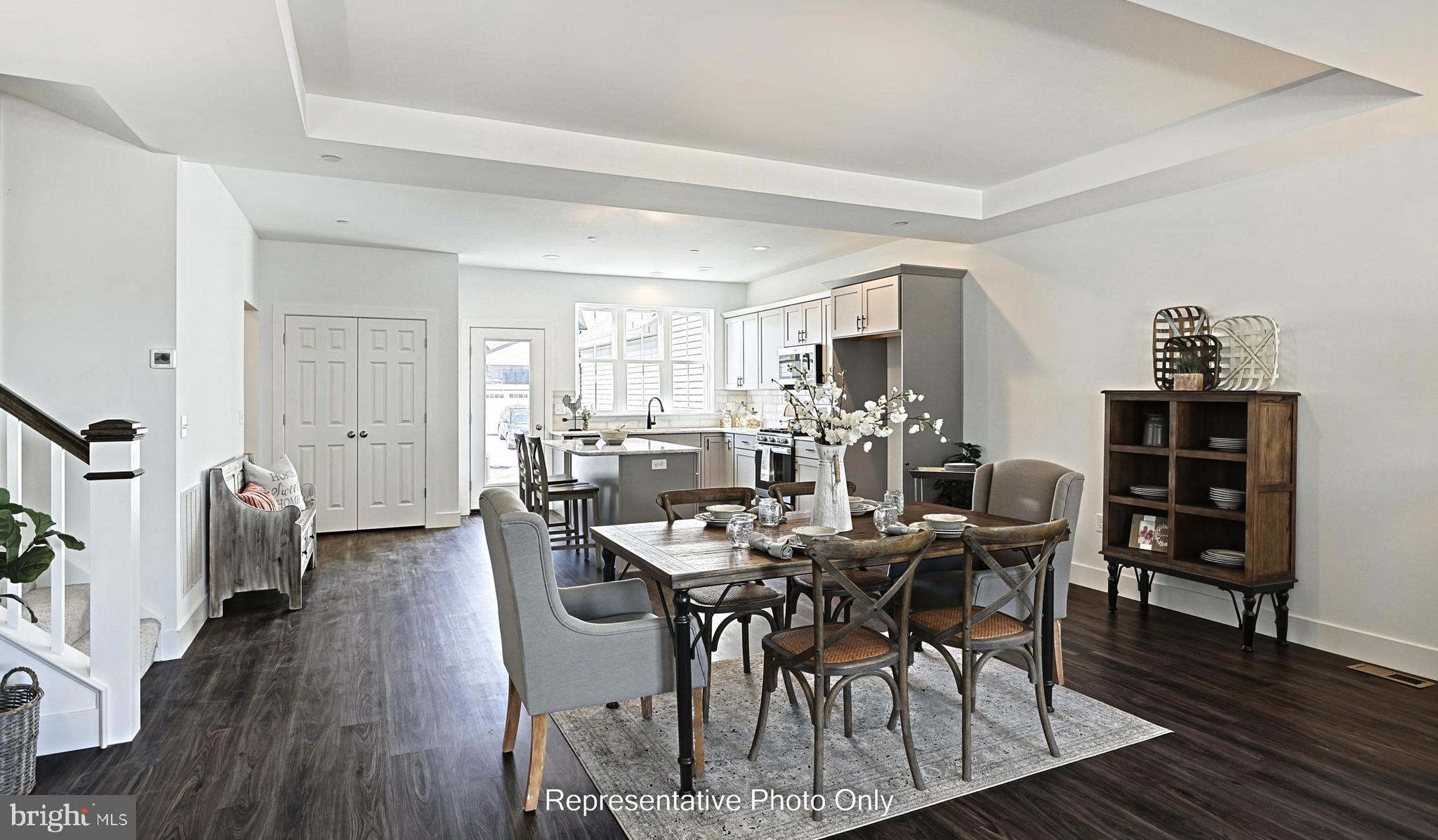 MADISON COURT - Residential