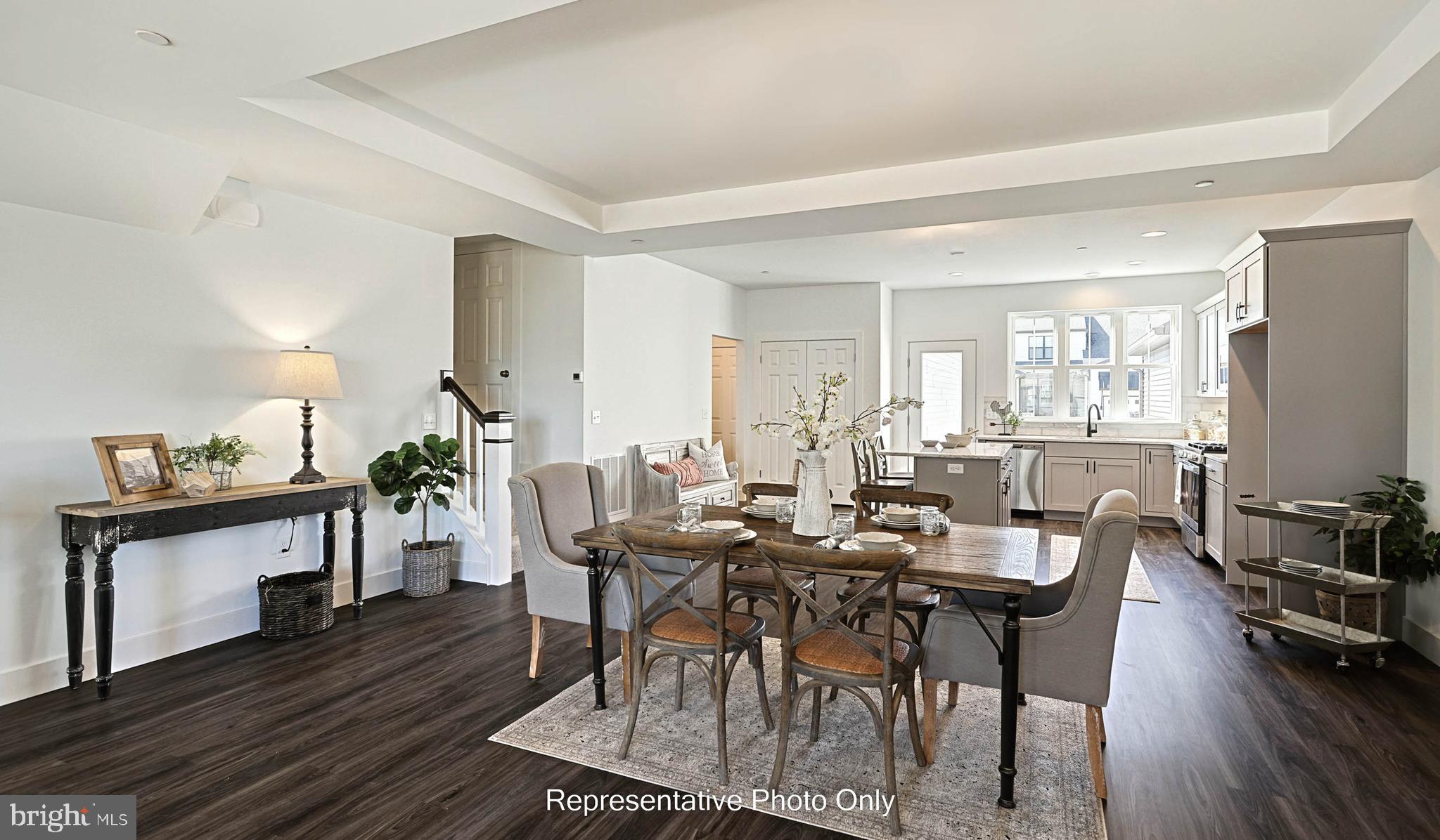 MADISON COURT - Residential