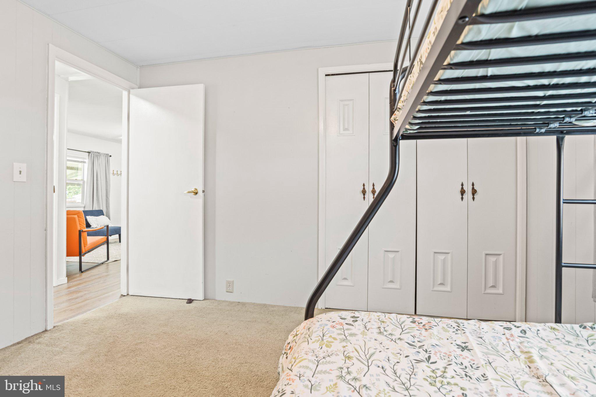 RIDGEWOOD MANOR - Residential