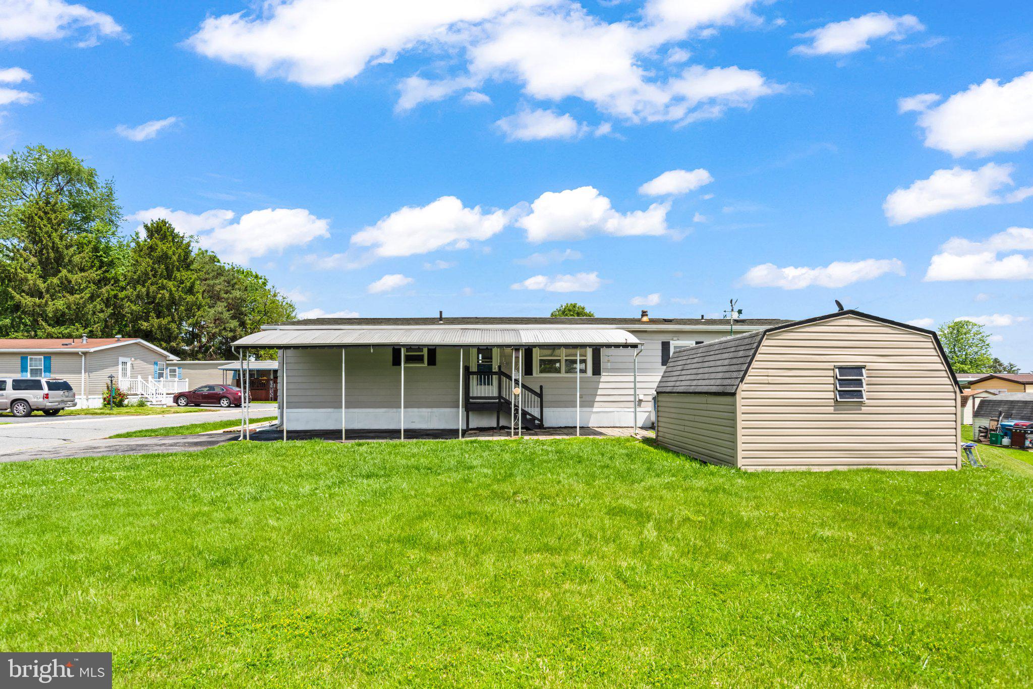 RIDGEWOOD MANOR - Residential