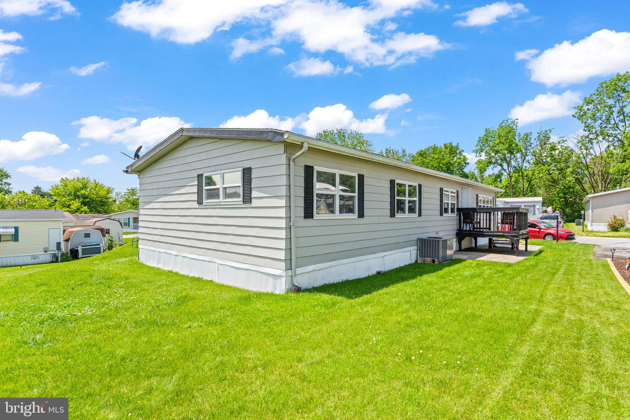 RIDGEWOOD MANOR - Residential