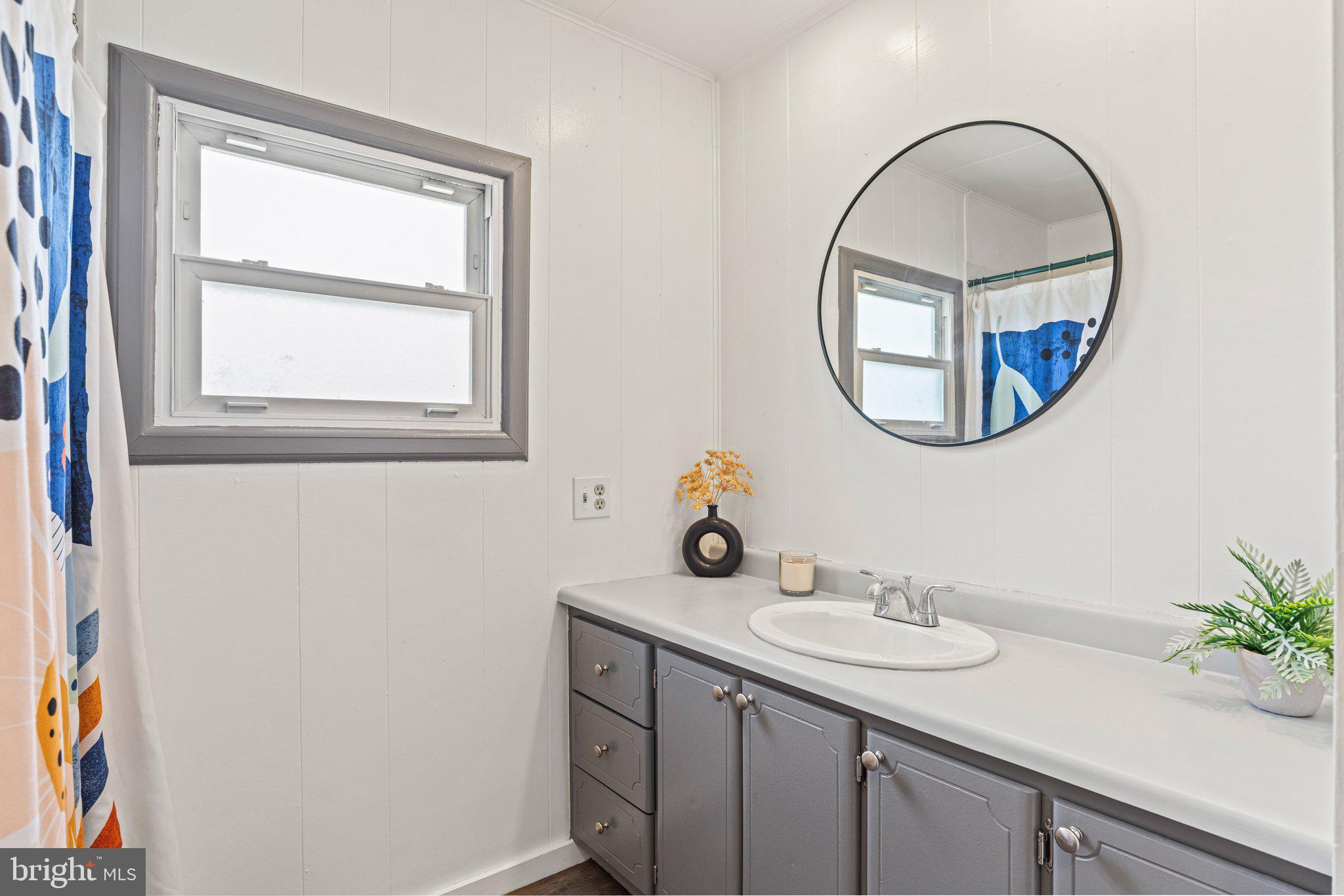 RIDGEWOOD MANOR - Residential