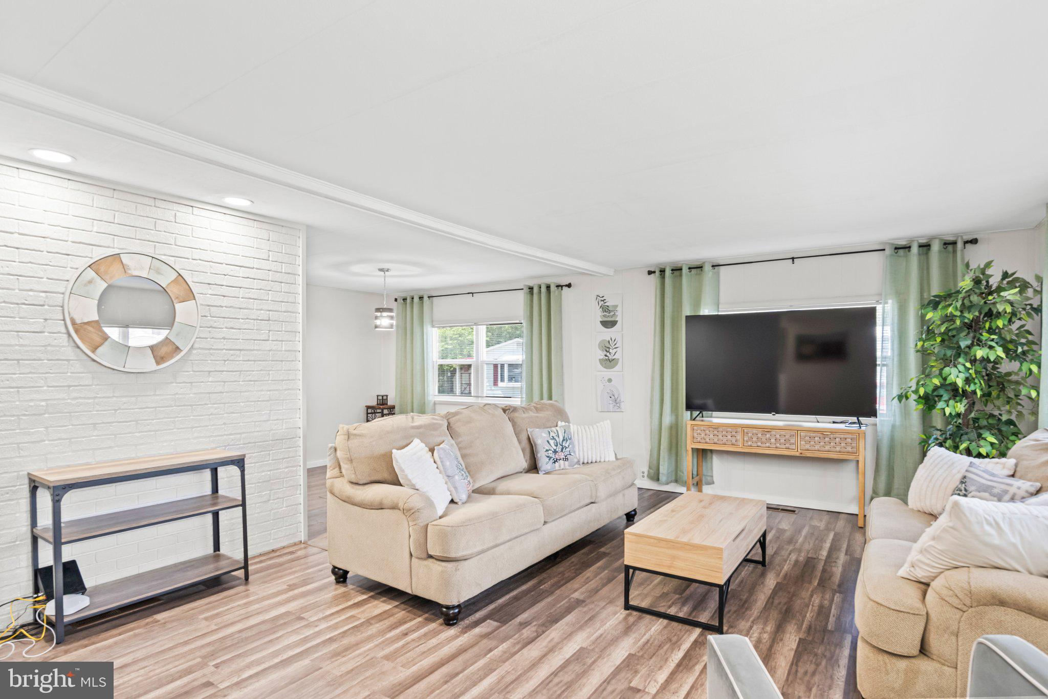 25 RIDGEWOOD MANOR