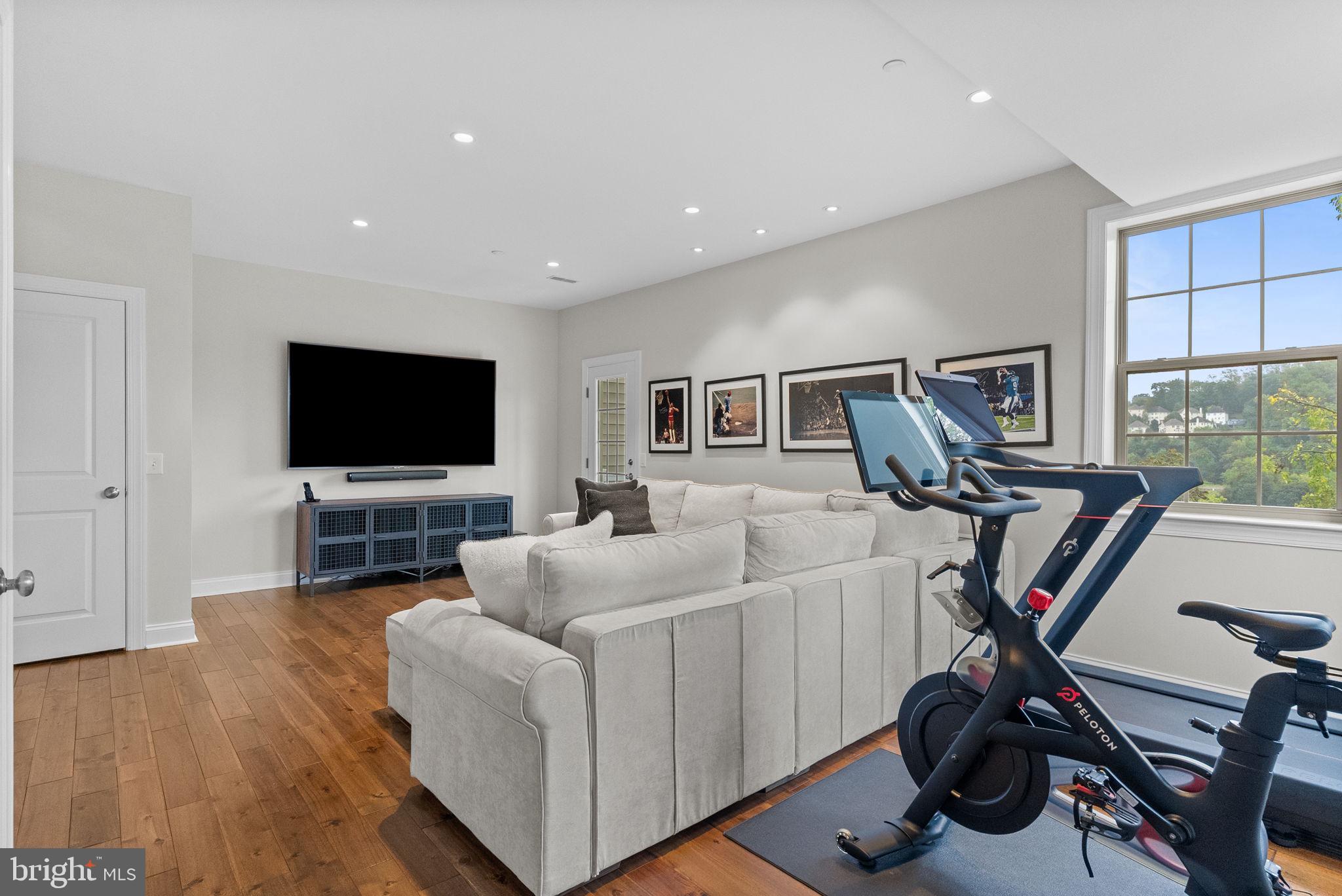 CONSHOHOCKEN - Residential