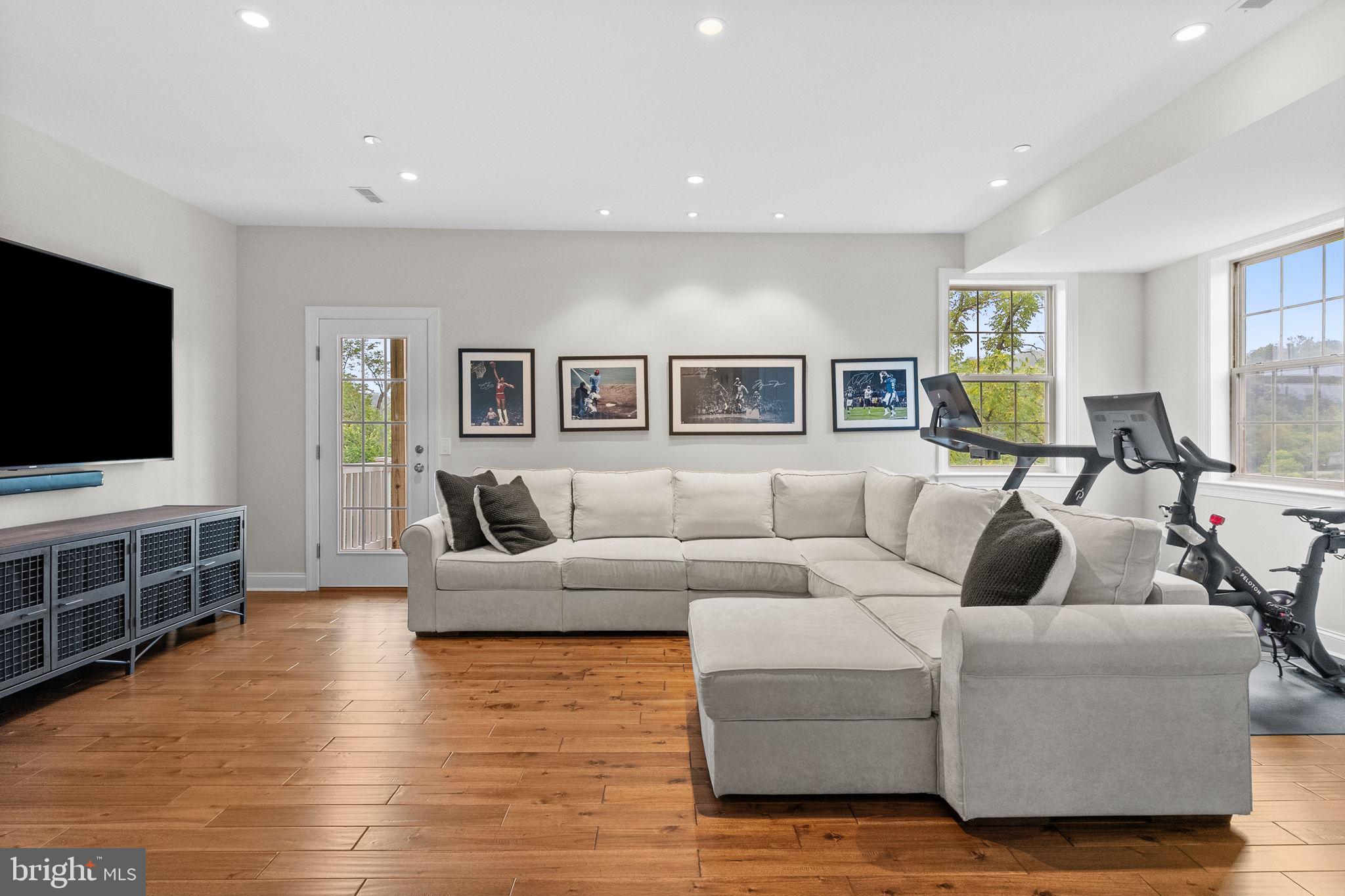 CONSHOHOCKEN - Residential