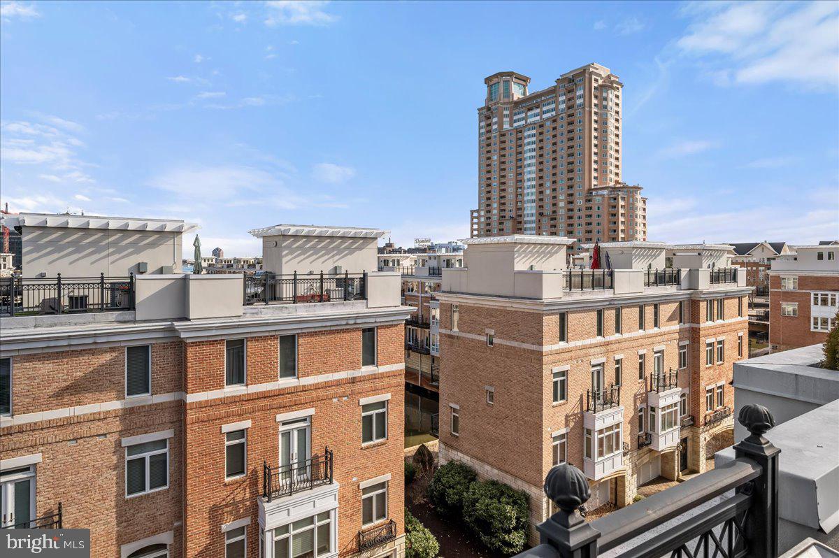 PIER HOMES AT HARBORVIEW - Residential Lease