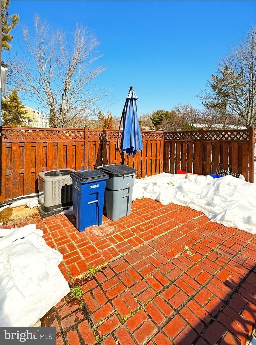 SILVER SPRING CNTRY CLUB - Residential