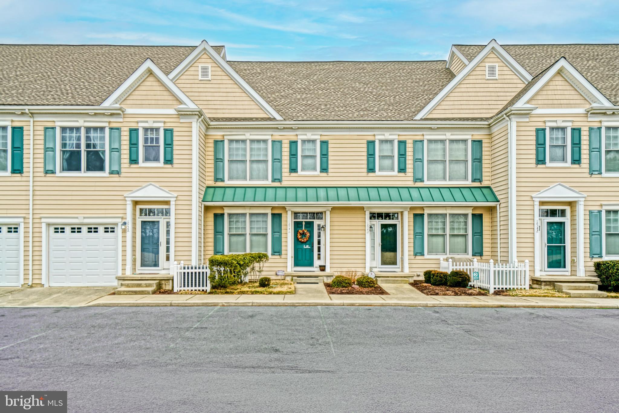 HERITAGE VILLAGE TOWNHOMES - Residential