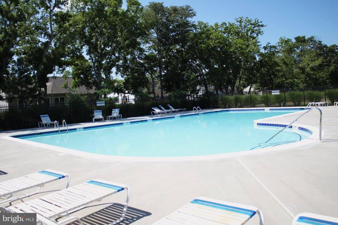 HERITAGE VILLAGE TOWNHOMES - Residential