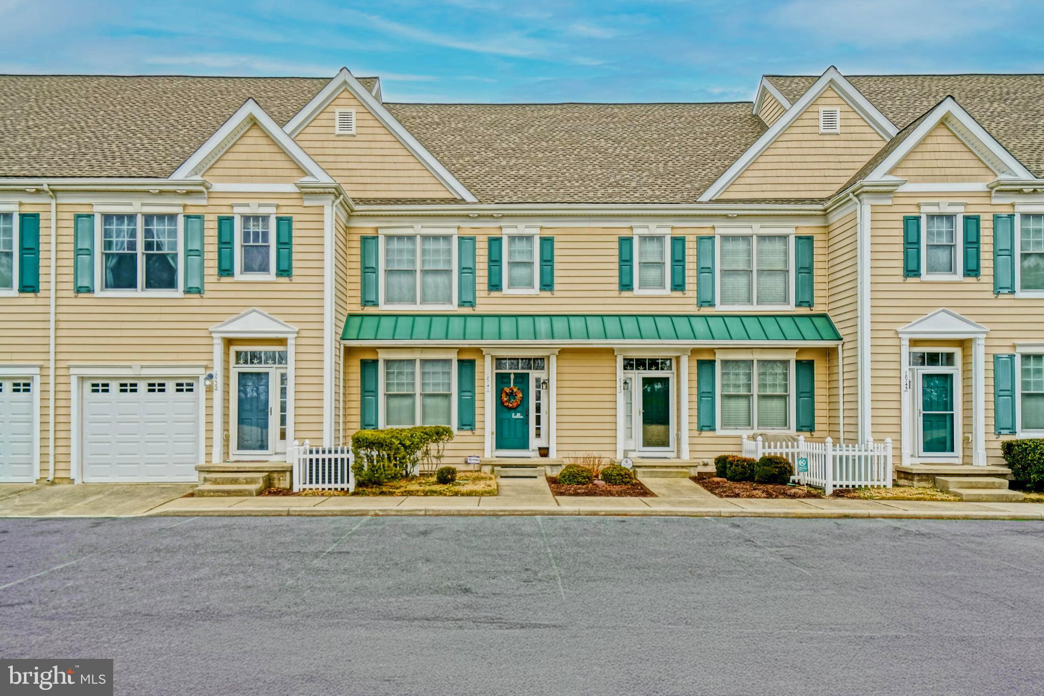 HERITAGE VILLAGE TOWNHOMES - Residential