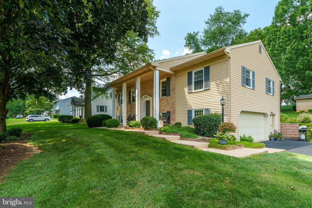 Photo of 119 Pleasant View Drive, Lititz, PA 17543 (MLS # PALA2055348)