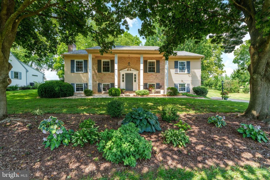 Photo of 119 Pleasant View Drive, Lititz, PA 17543 (MLS # PALA2055348)