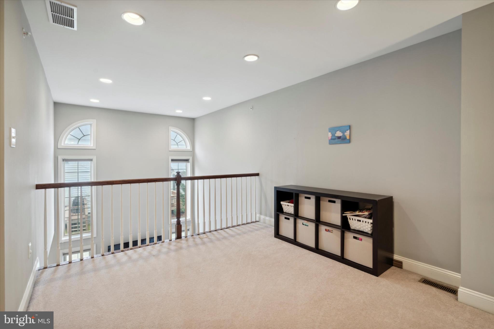 HILLCREST GLEN - Residential