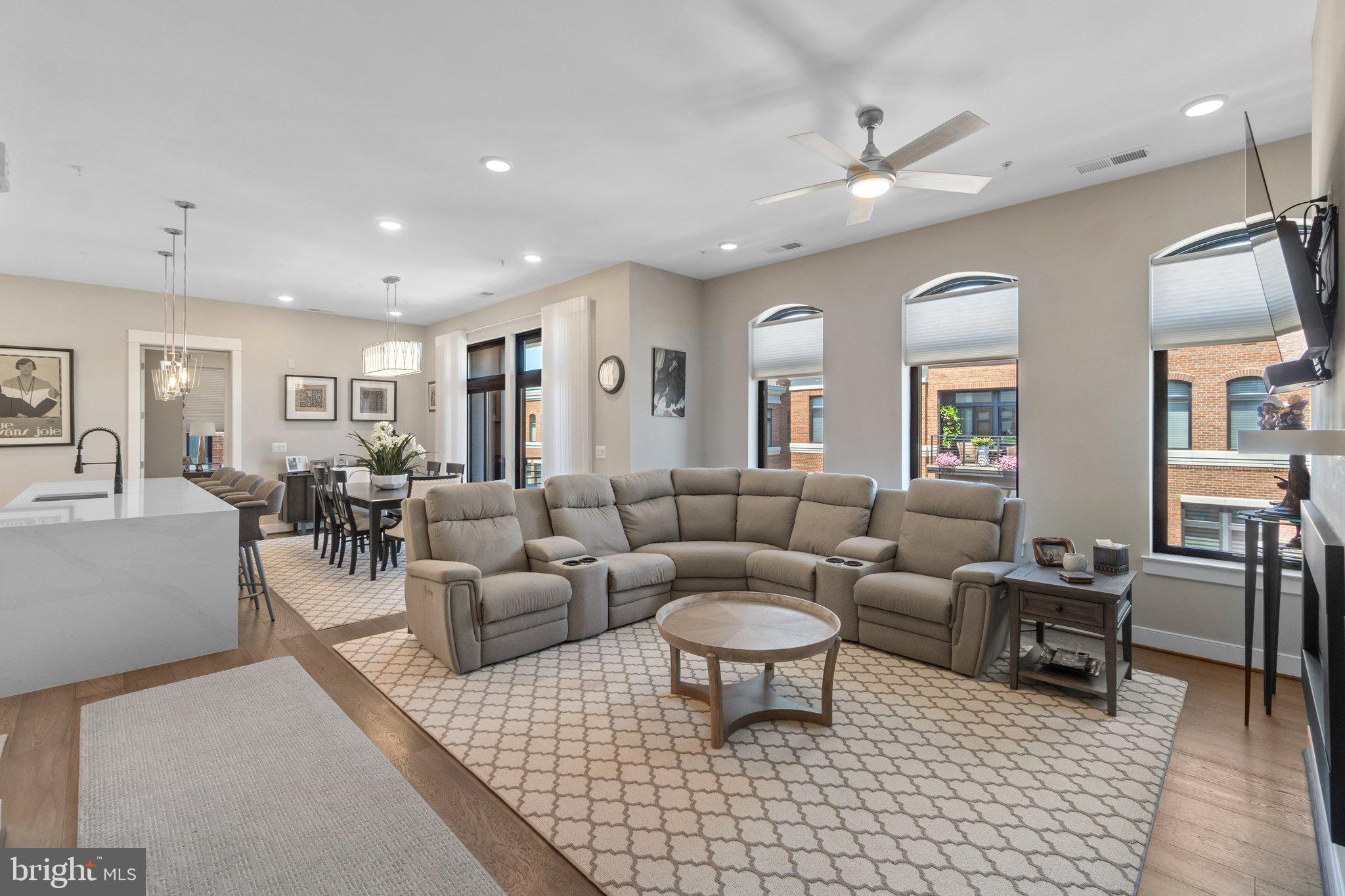 5 STATIONMASTER STREET SE 400