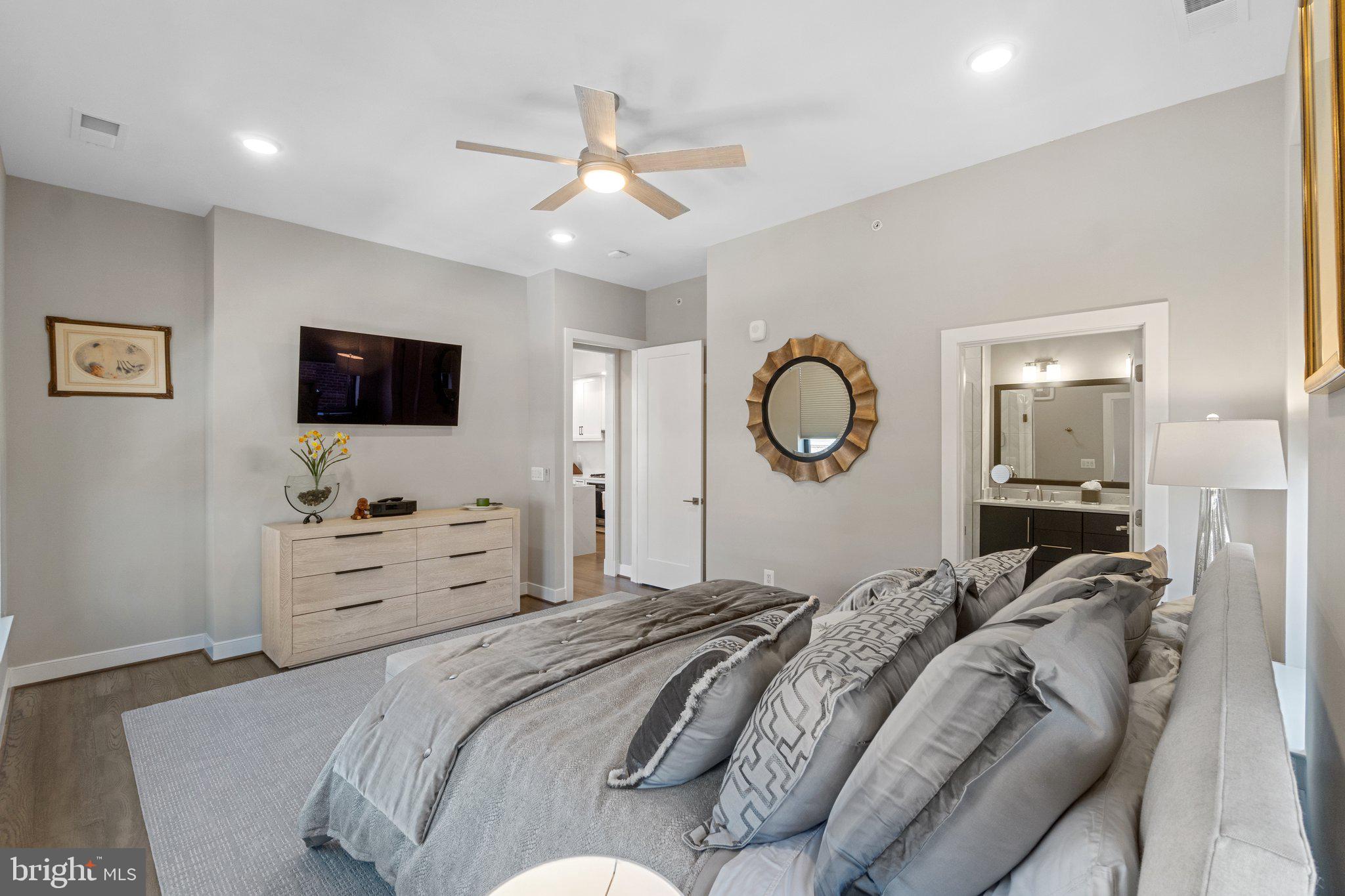 DOWNTOWN LEESBURG - Residential