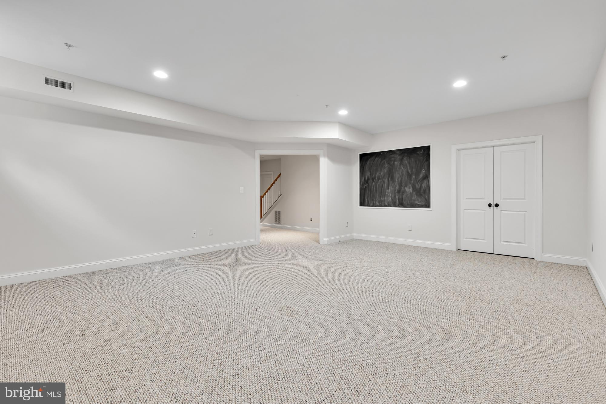 WILDWOOD MANOR - Residential