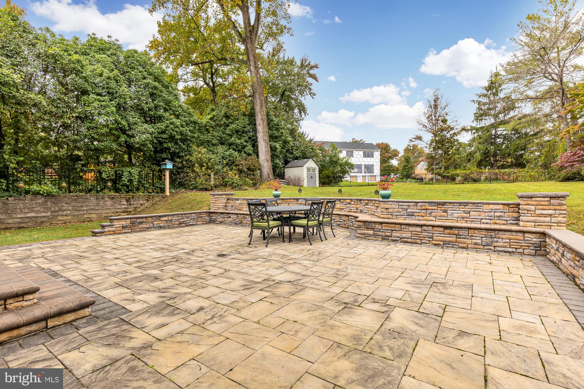 WILDWOOD MANOR - Residential