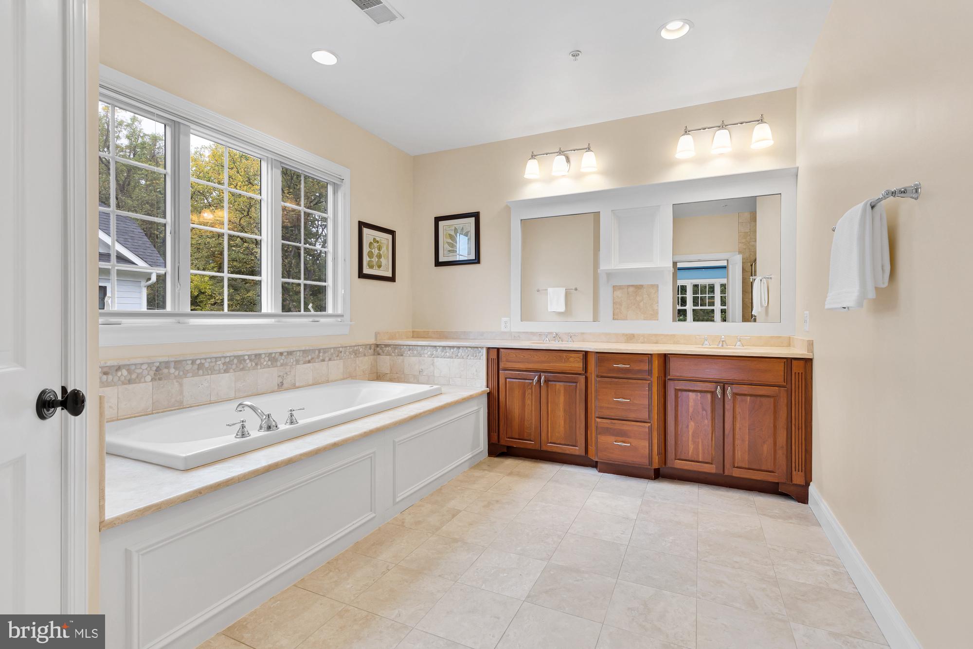 WILDWOOD MANOR - Residential