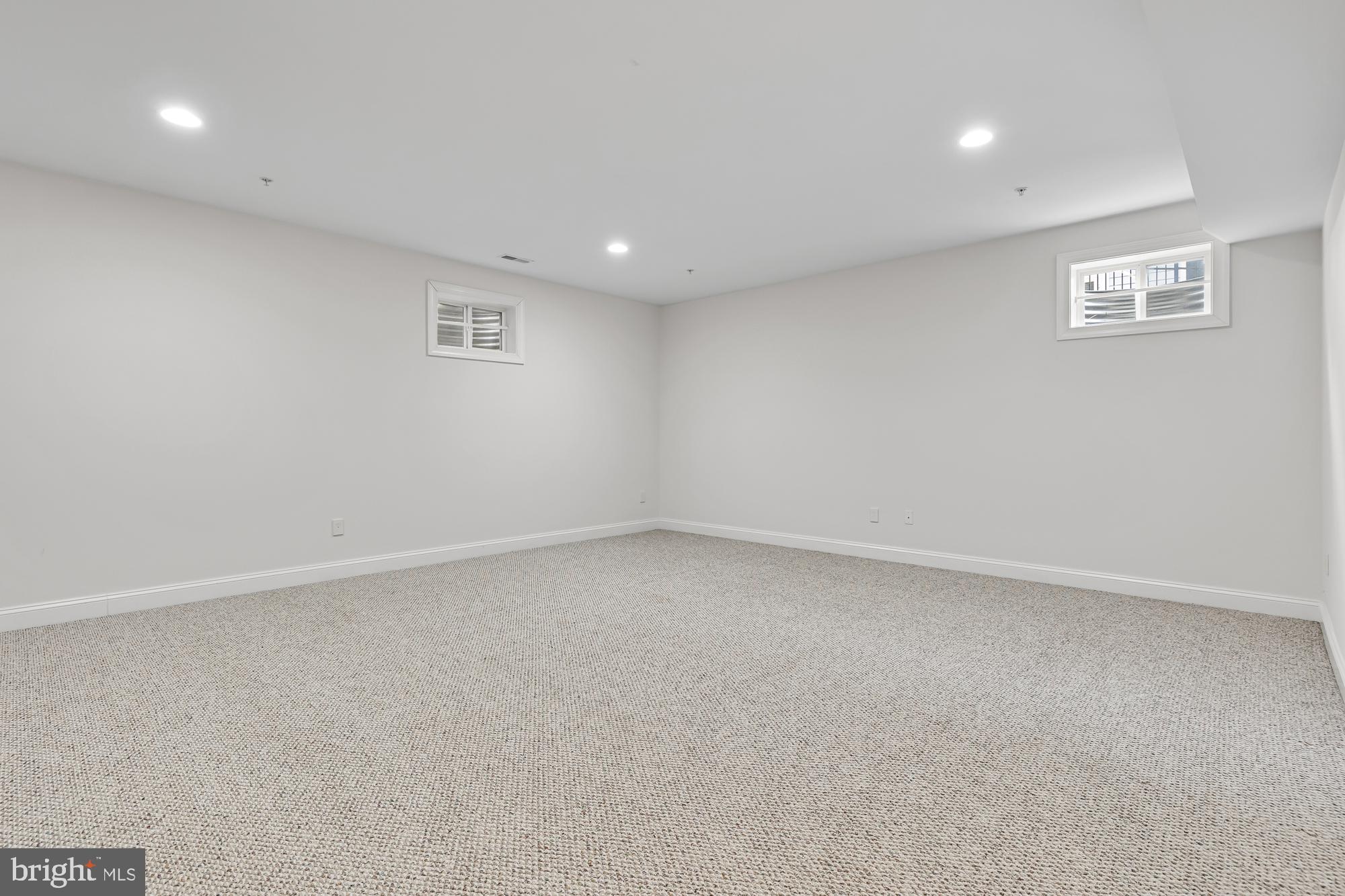 WILDWOOD MANOR - Residential