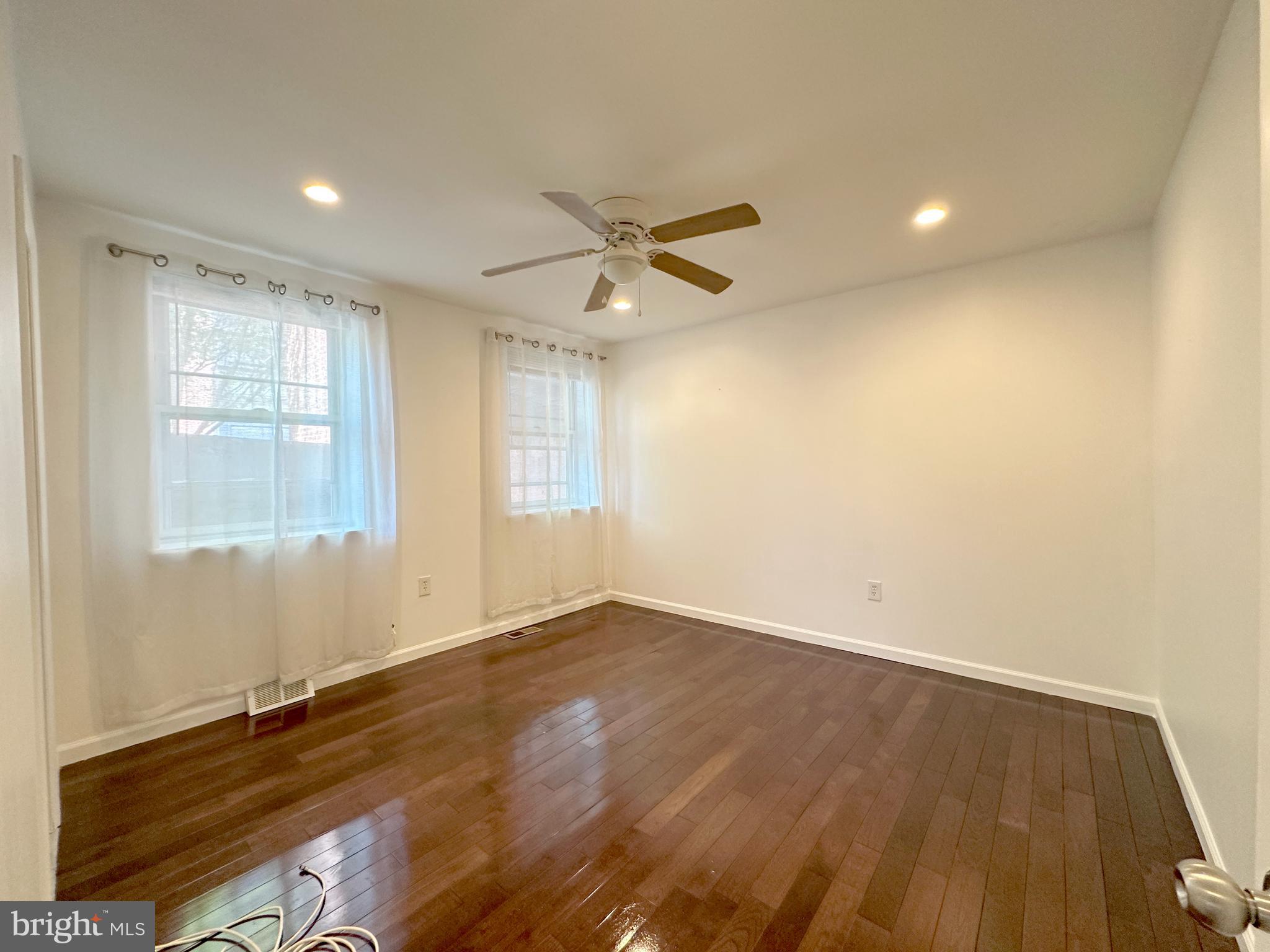 QUEEN VILLAGE - Residential Lease